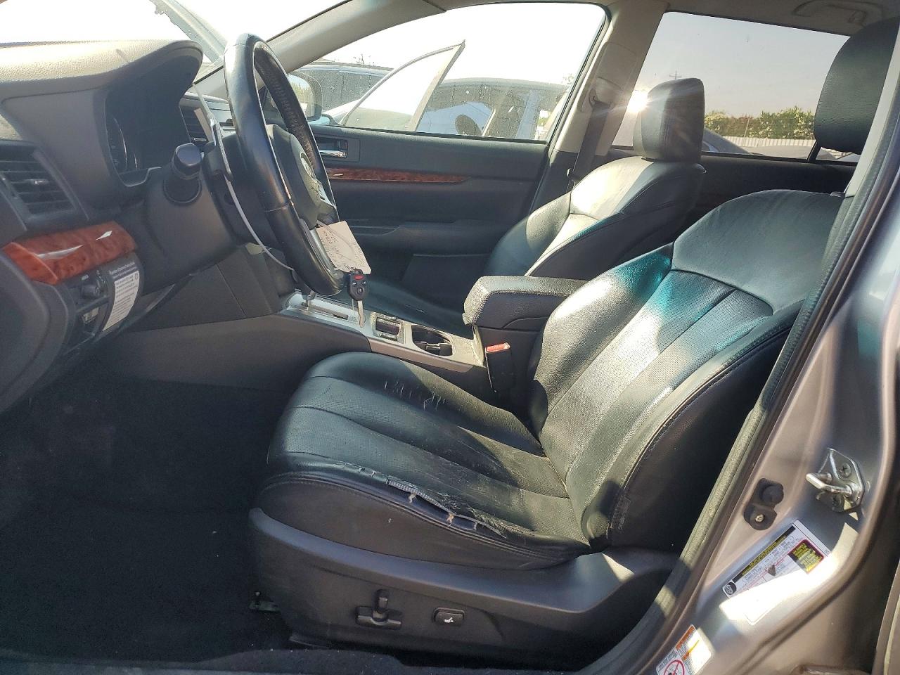 2011 Subaru Outback 3.6r Limited Серебряный vin: 4S4BRDKC3B2364803