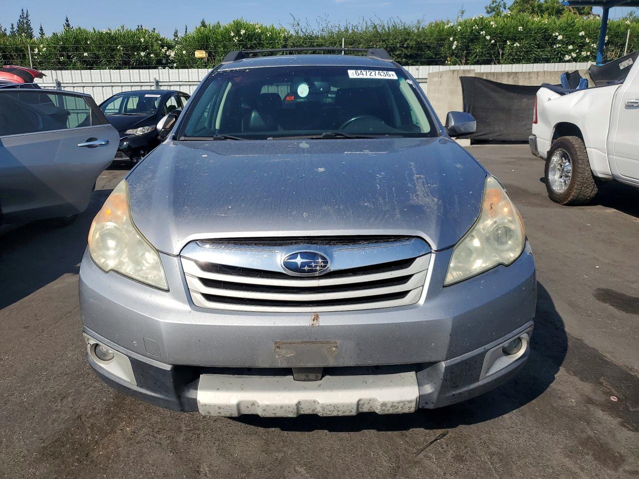 2011 Subaru Outback 3.6r Limited Серебряный vin: 4S4BRDKC3B2364803
