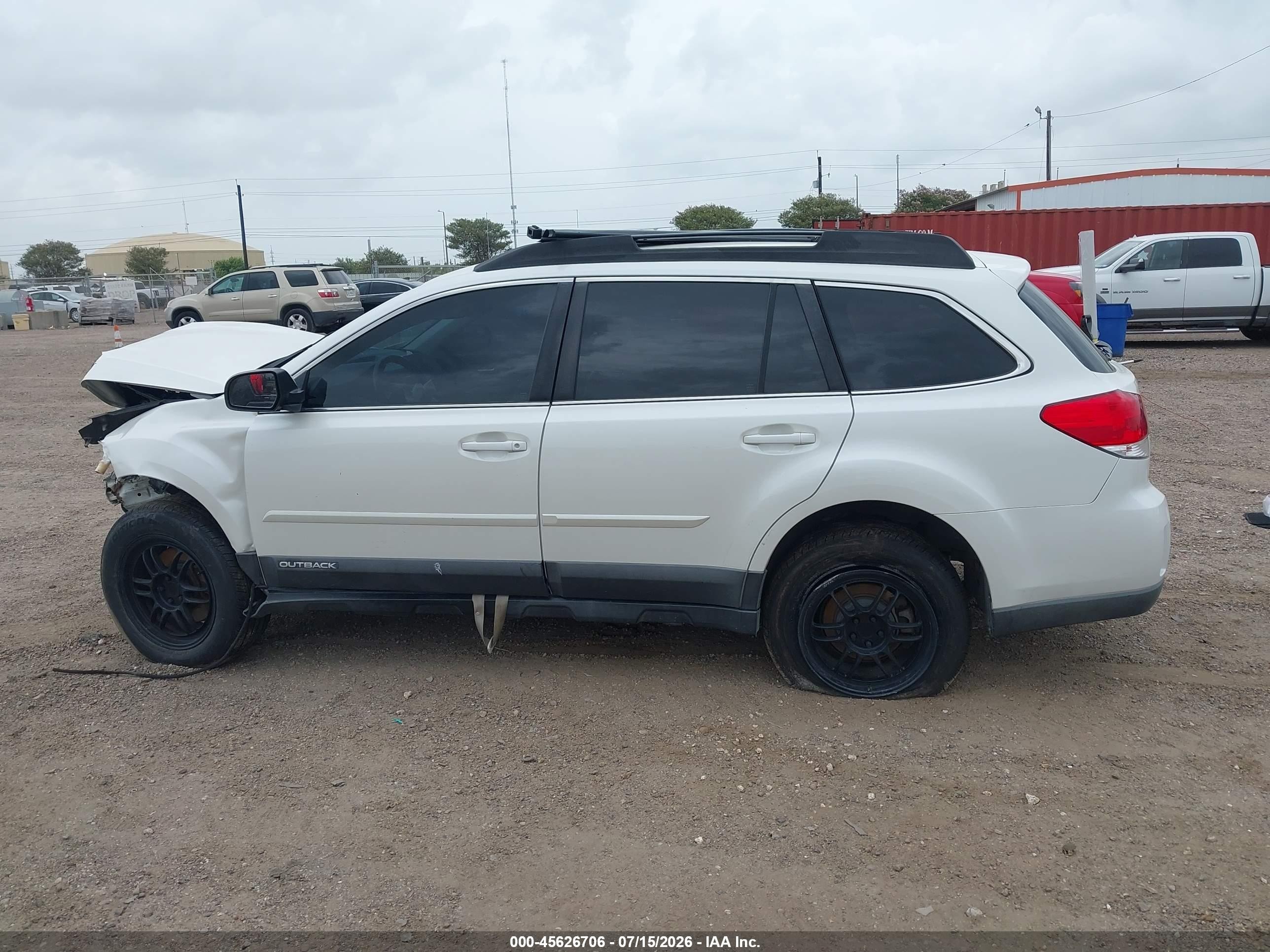2013 Subaru Outback 3.6r Limited White vin: 4S4BRDKC3D2268494