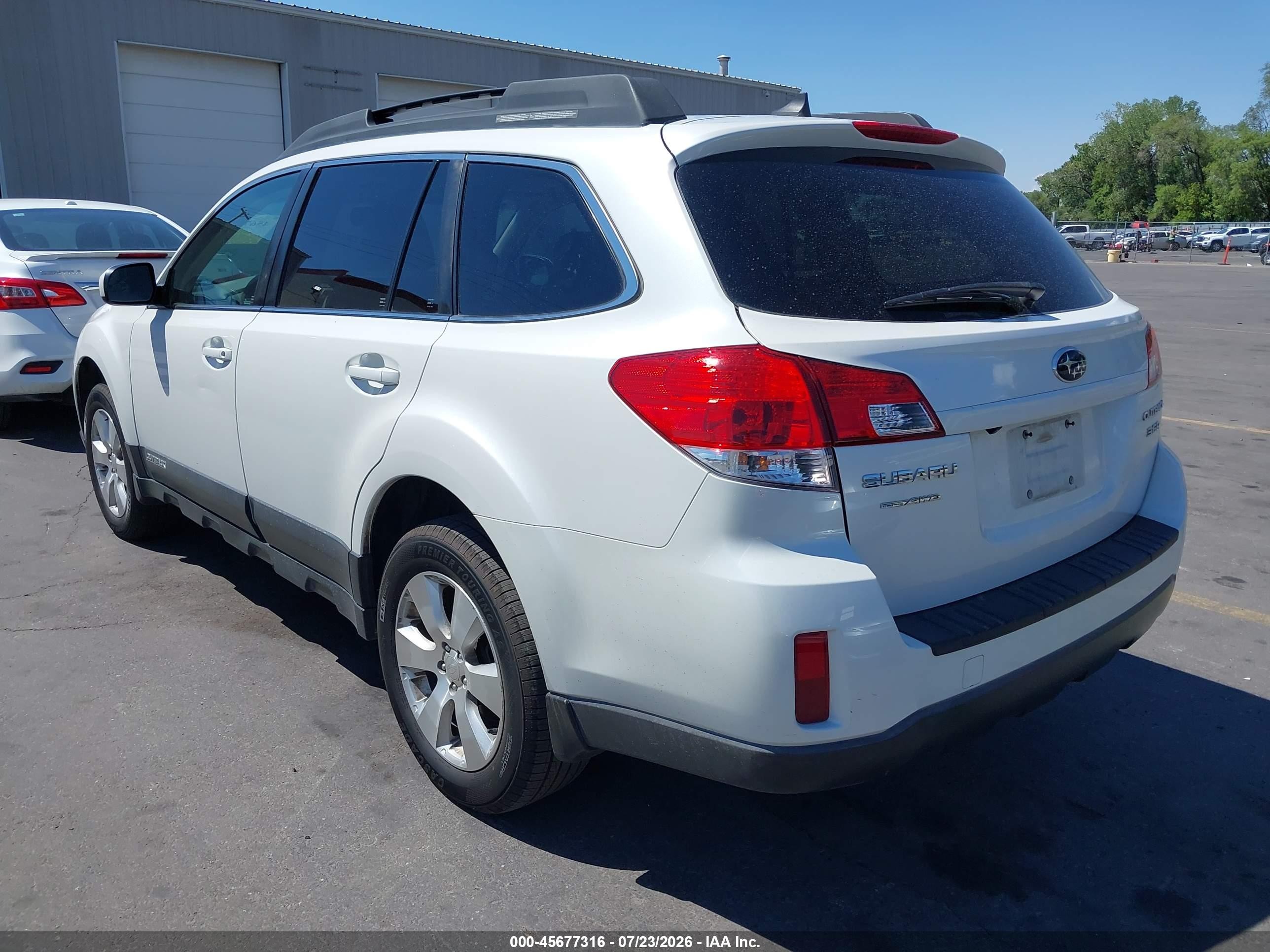 2011 Subaru Outback 3.6r Limited Белый vin: 4S4BRDKC4B2358752