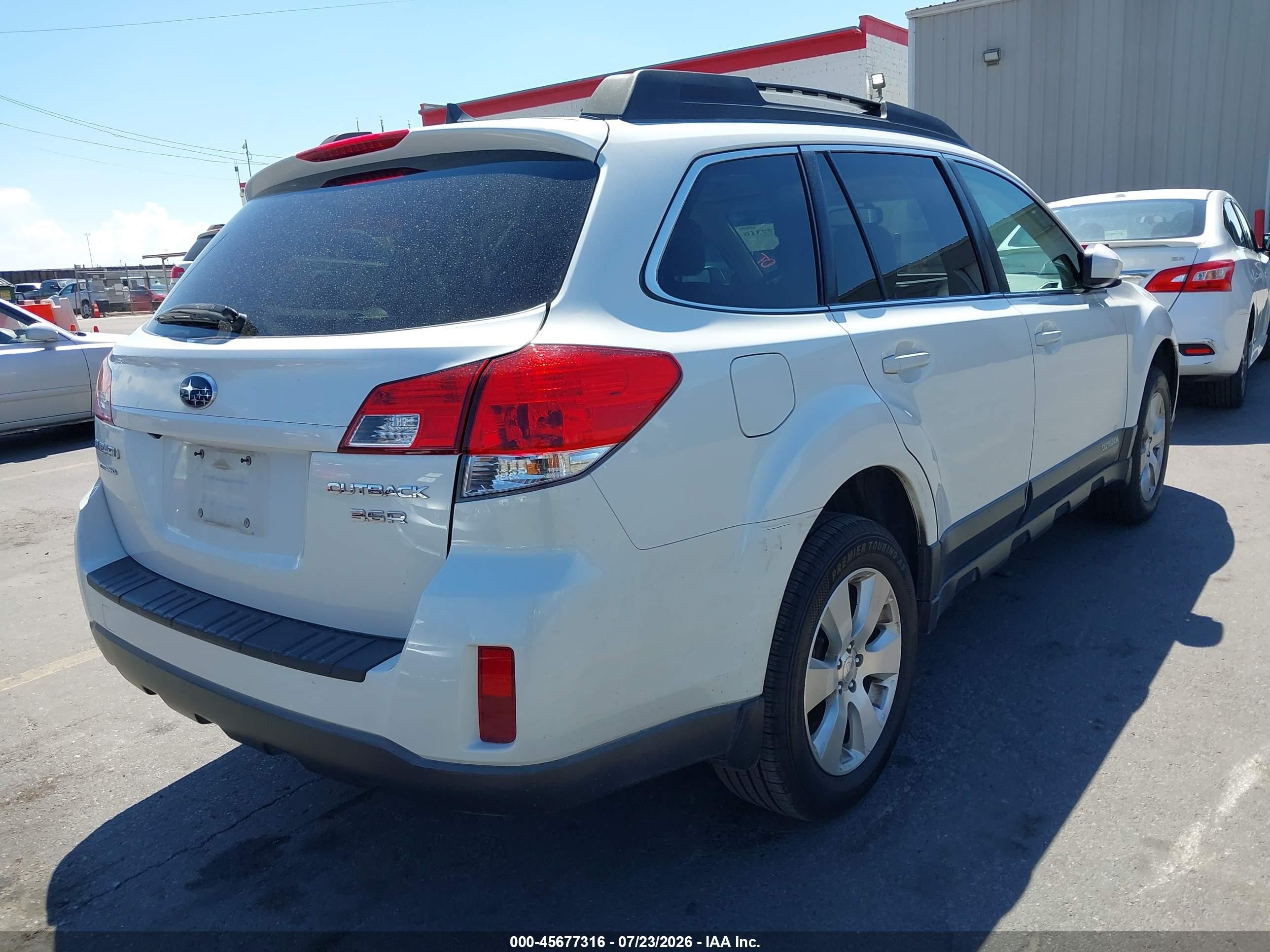 2011 Subaru Outback 3.6r Limited Белый vin: 4S4BRDKC4B2358752