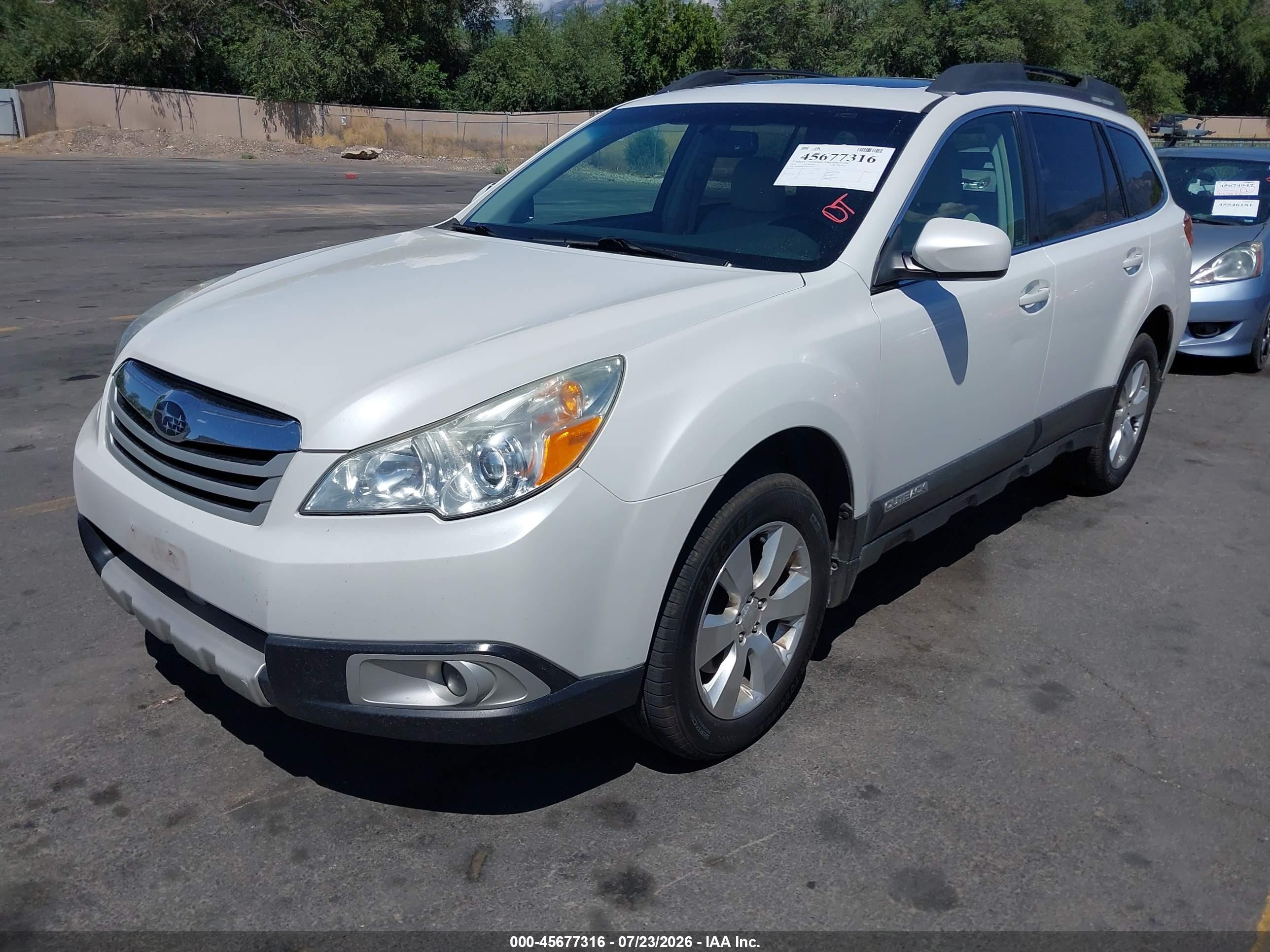 2011 Subaru Outback 3.6r Limited Белый vin: 4S4BRDKC4B2358752