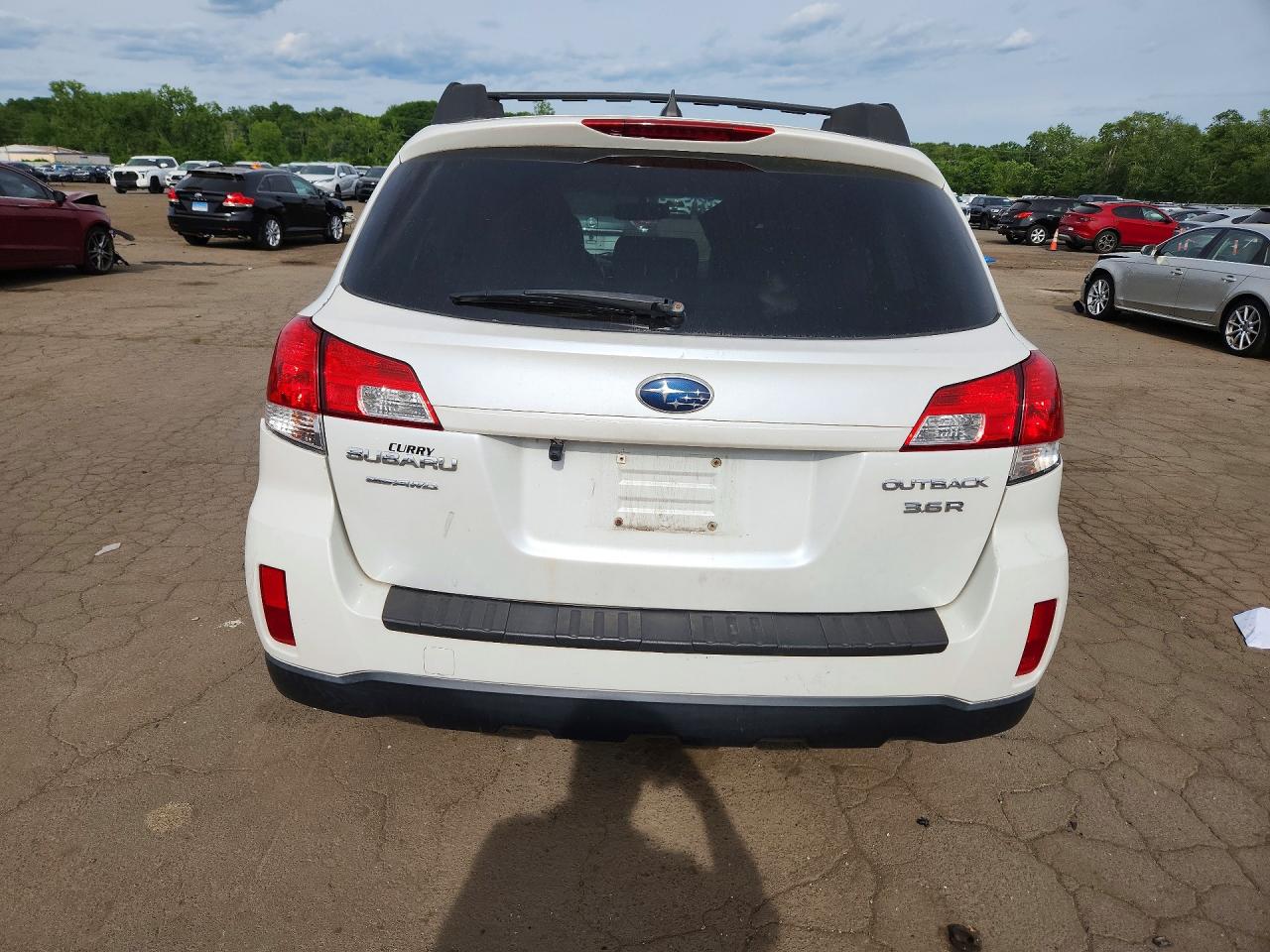 2011 Subaru Outback 3.6r Limited White vin: 4S4BRDKC4B2437290