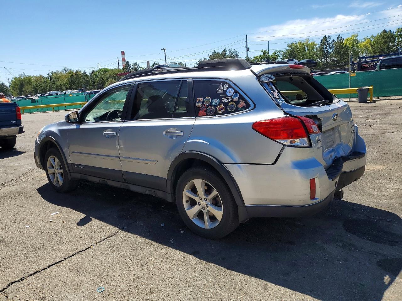 2013 Subaru Outback 3.6r Limited Silver vin: 4S4BRDKC5D2208037