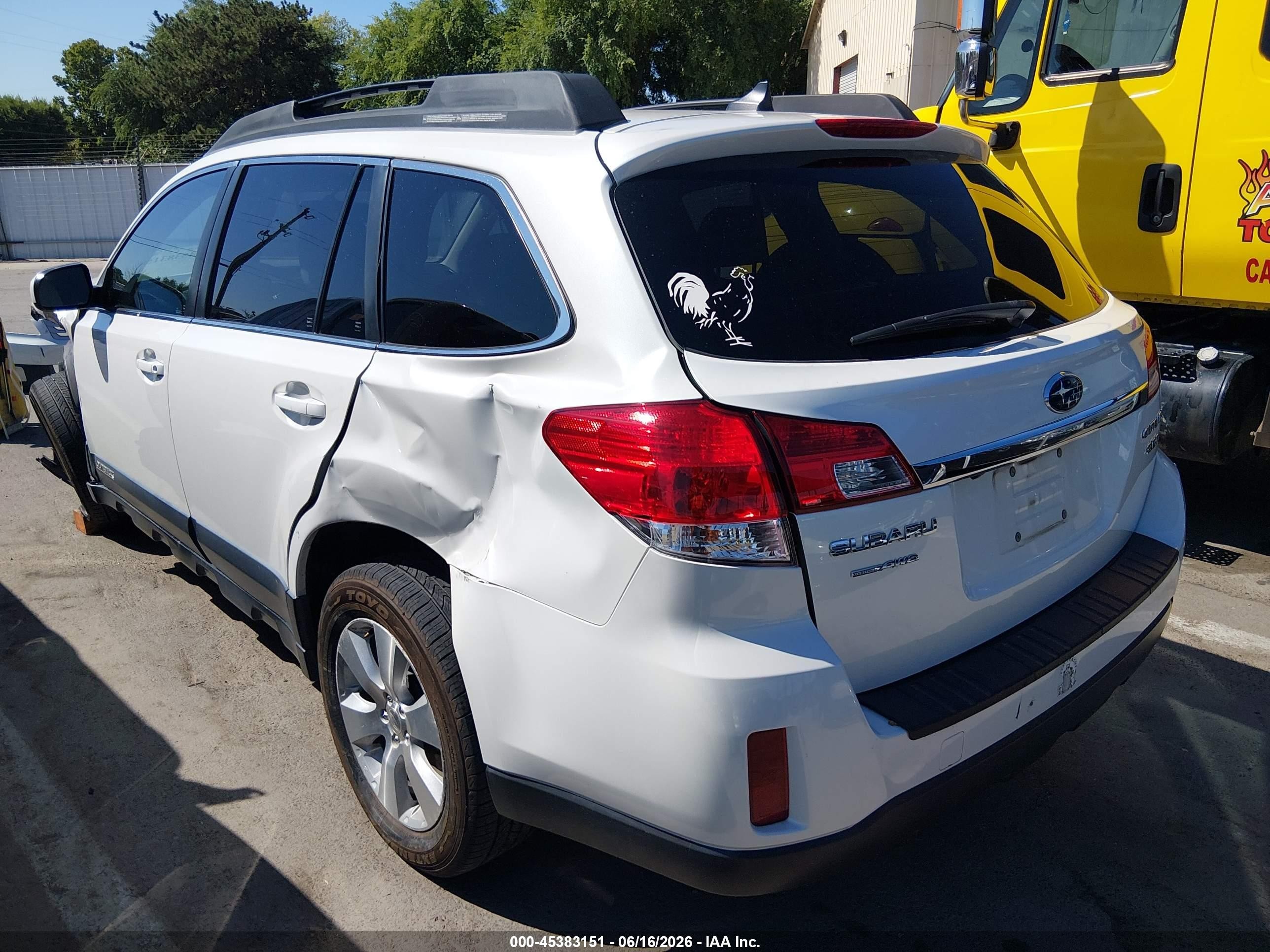 2011 Subaru Outback 3.6r Limited White vin: 4S4BRDKC6B2377819