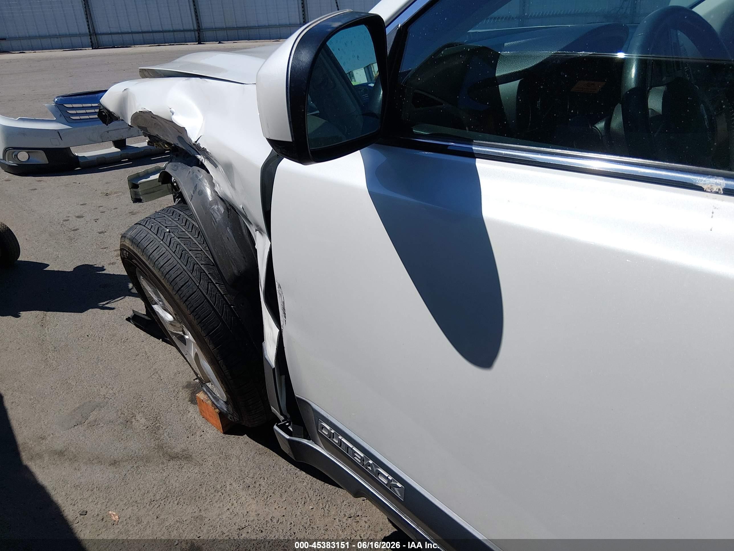 2011 Subaru Outback 3.6r Limited White vin: 4S4BRDKC6B2377819