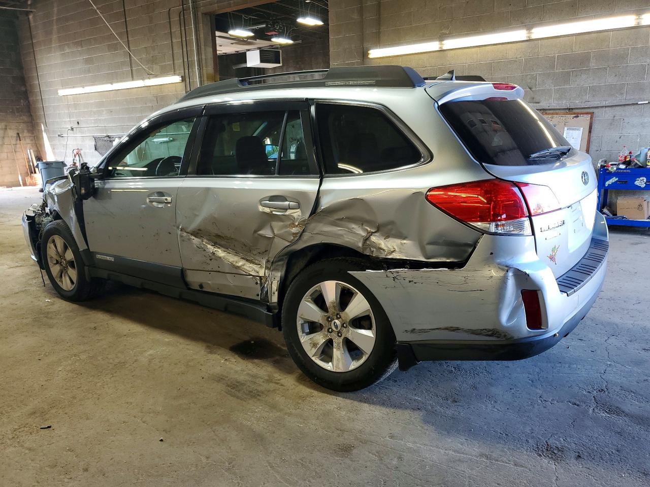 2012 Subaru Outback 3.6r Limited Silver vin: 4S4BRDKC6C2252692