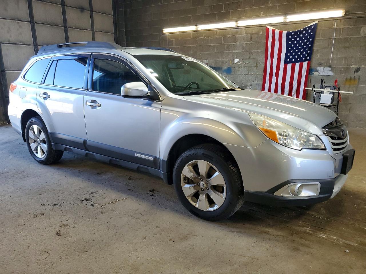 2012 Subaru Outback 3.6r Limited Silver vin: 4S4BRDKC6C2252692