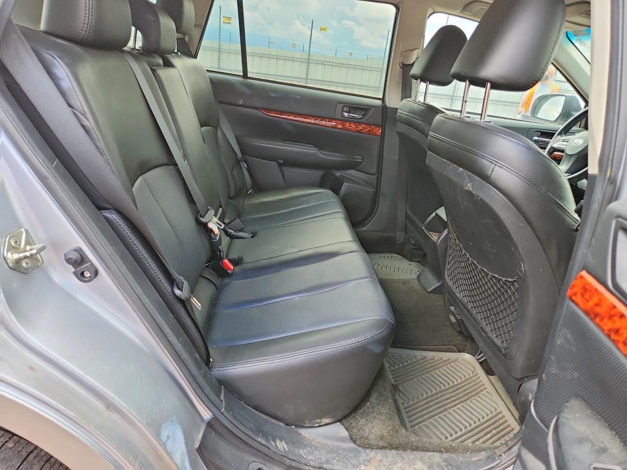 2012 Subaru Outback 3.6r Limited Silver vin: 4S4BRDKC6C2273218