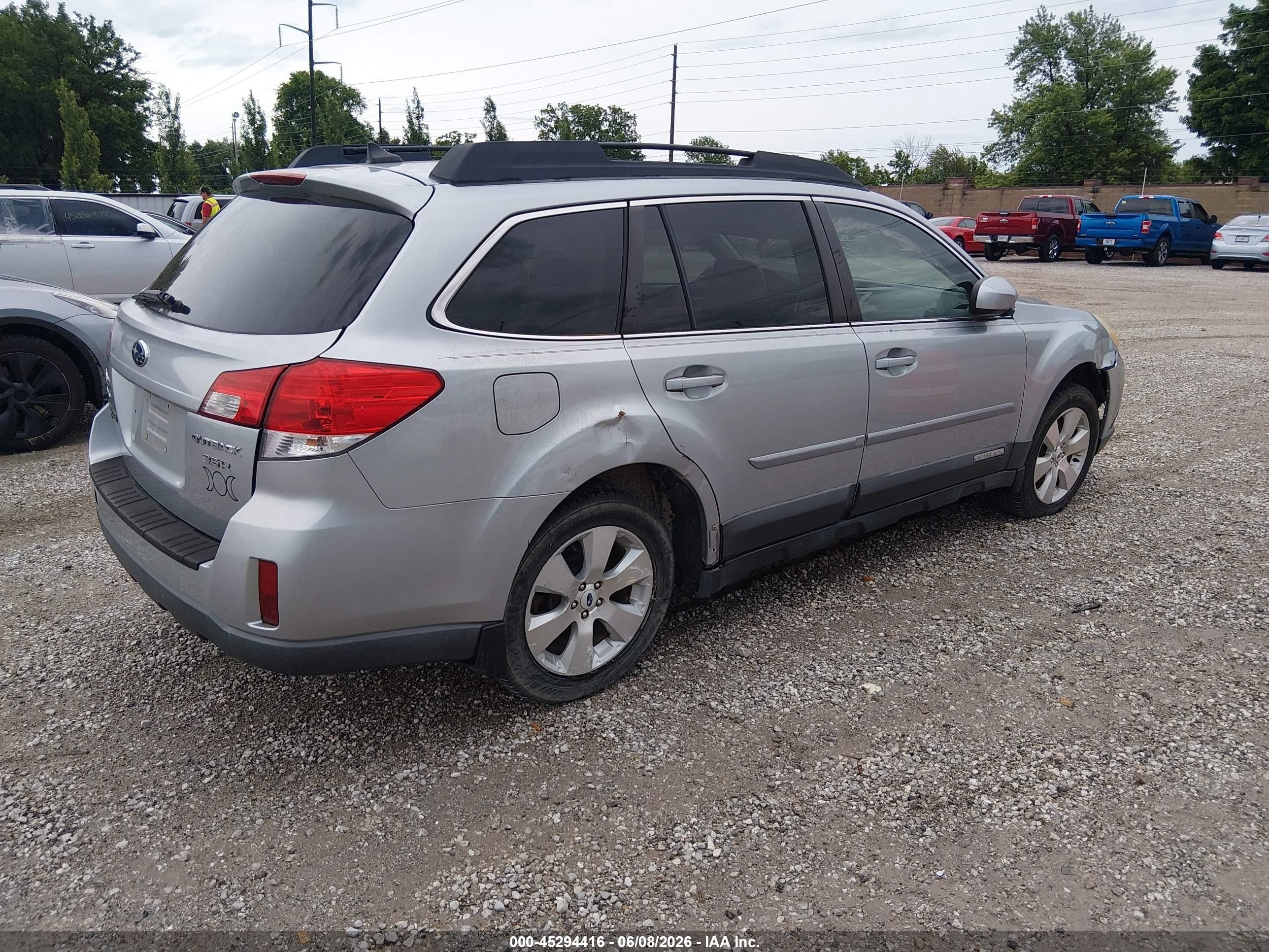 2012 Subaru Outback 3.6r Limited Silver vin: 4S4BRDKC7C2221709
