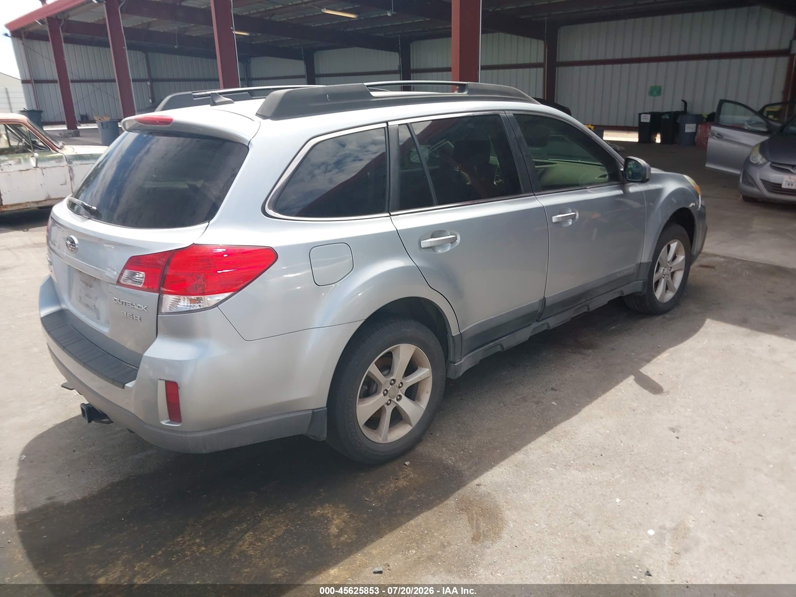 2013 Subaru Outback 3.6r Limited Silver vin: 4S4BRDKC7D2251116