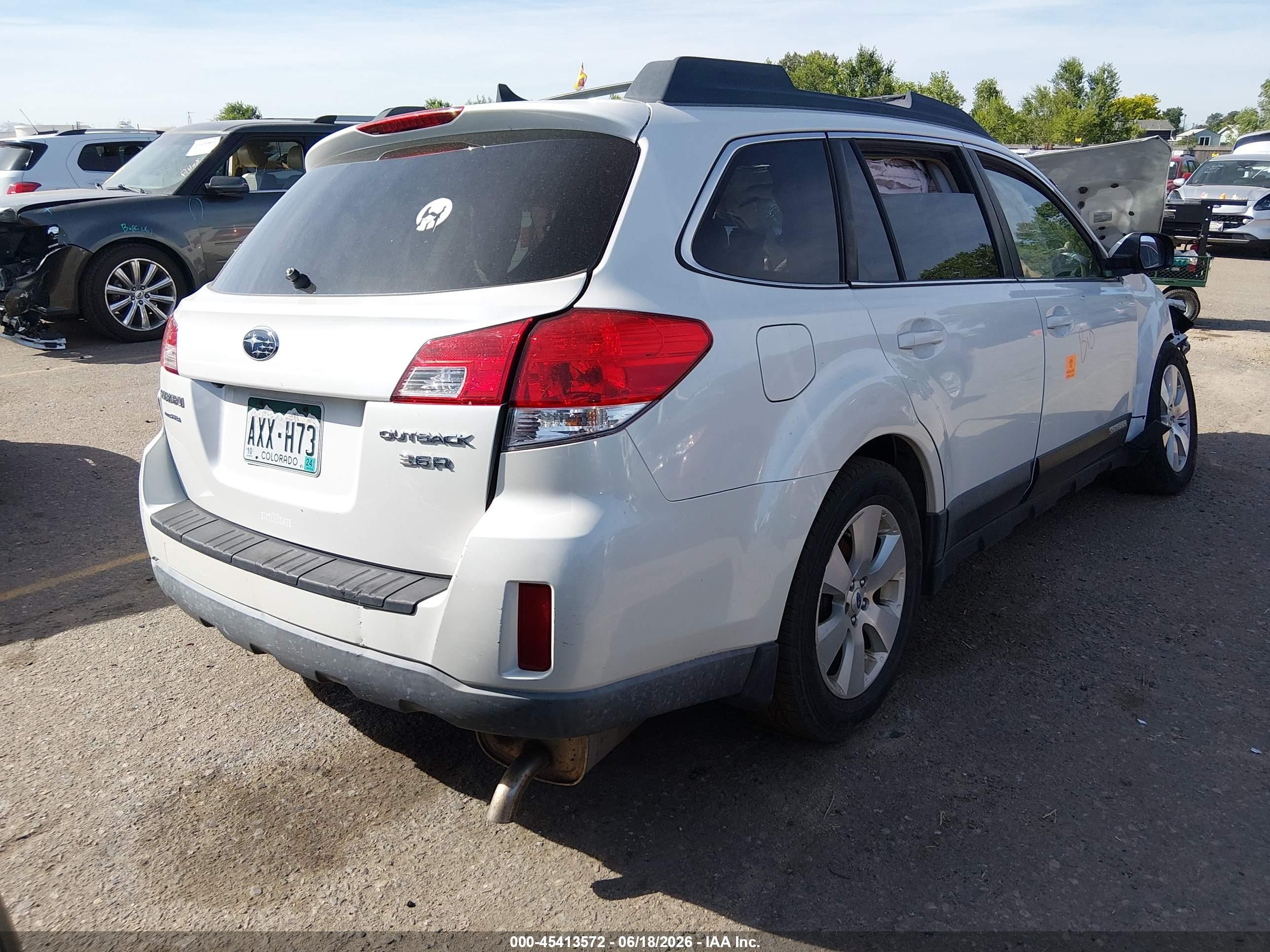 2012 Subaru Outback 3.6r Limited White vin: 4S4BRDKCXC2228248