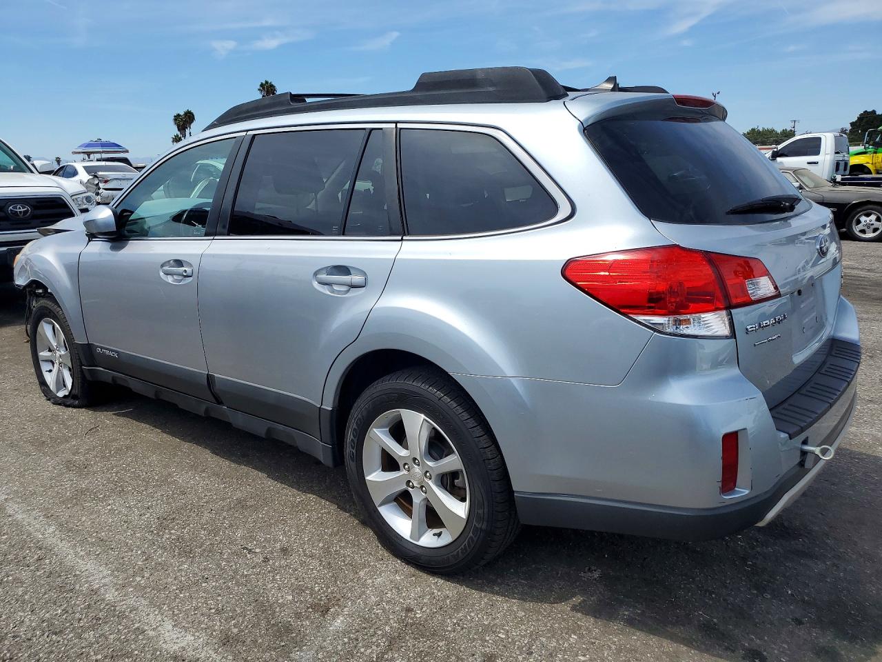 2013 Subaru Outback 3.6r Limited Серебряный vin: 4S4BRDKCXD2293411