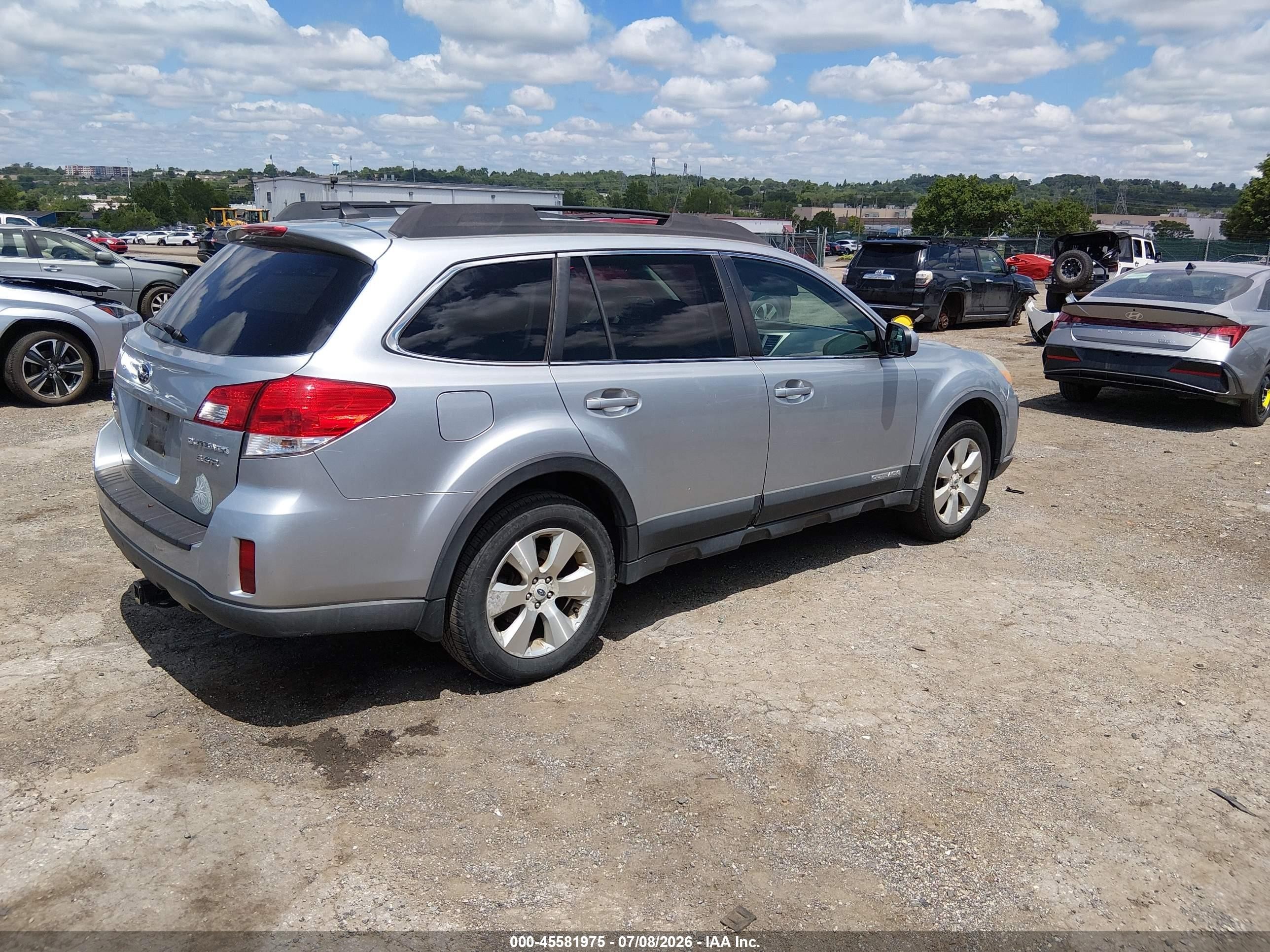 2012 Subaru Outback 3.6r Limited Silver vin: 4S4BRDLC1C2212728