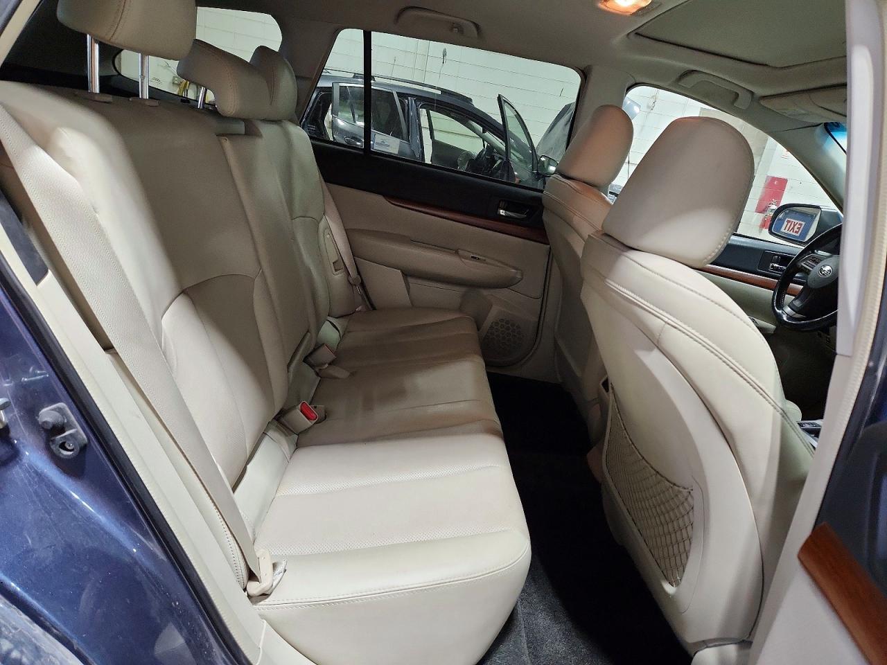 2014 Subaru Outback 3.6r Limited Blue vin: 4S4BRDLC1E2212702