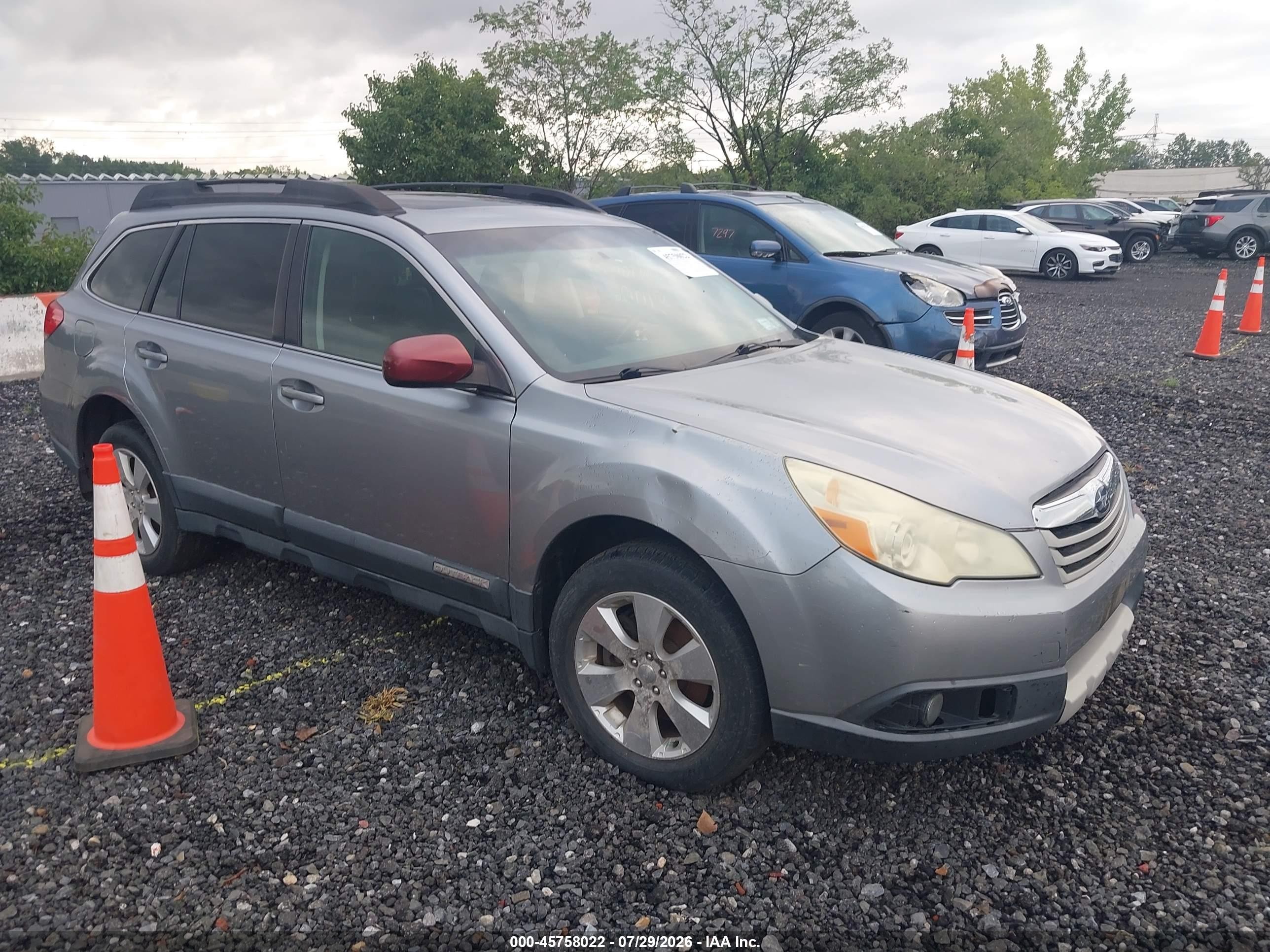 2010 Subaru Outback 3.6r Limited Silver vin: 4S4BRDLC2A2375580