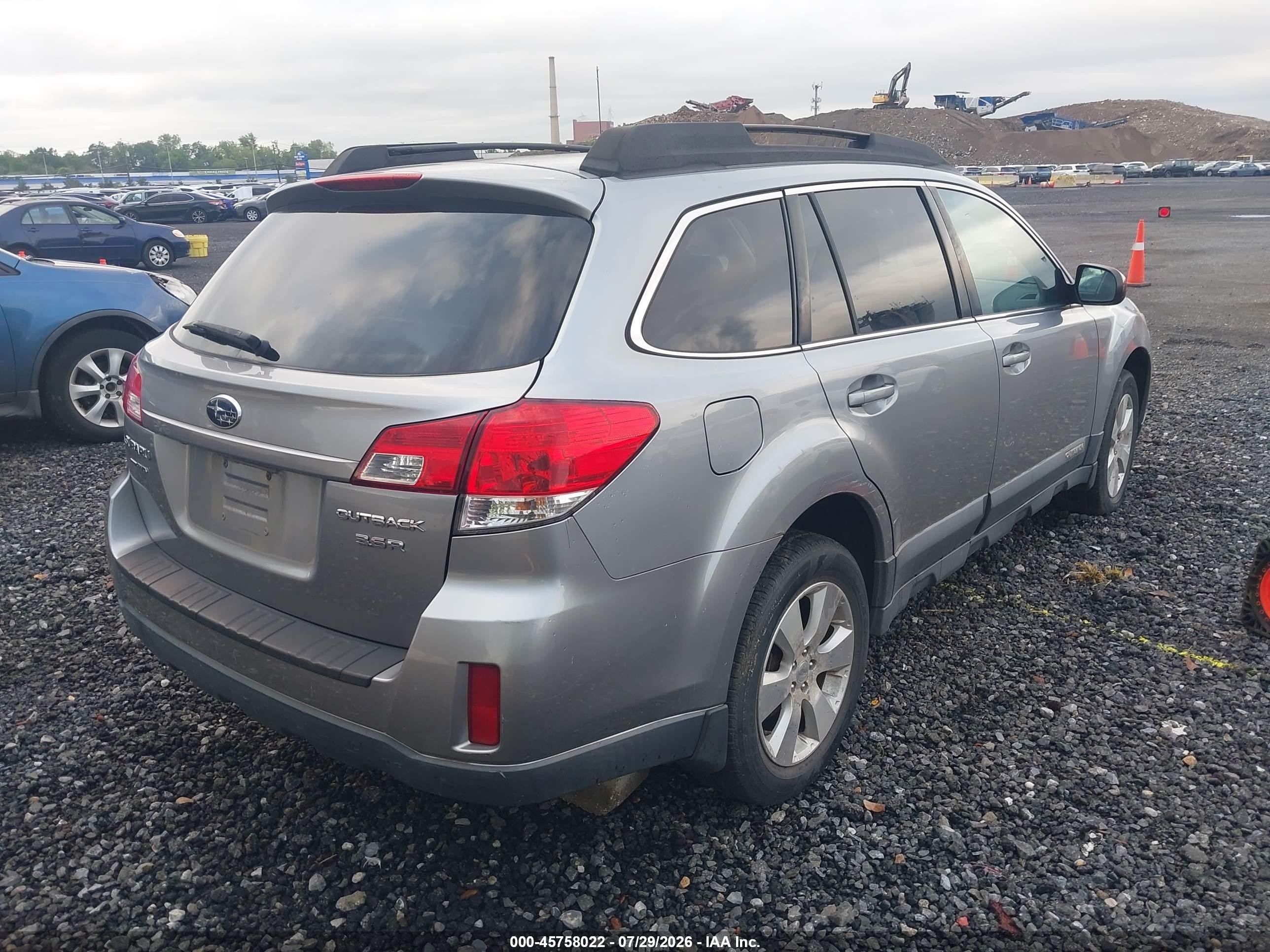 2010 Subaru Outback 3.6r Limited Серебряный vin: 4S4BRDLC2A2375580