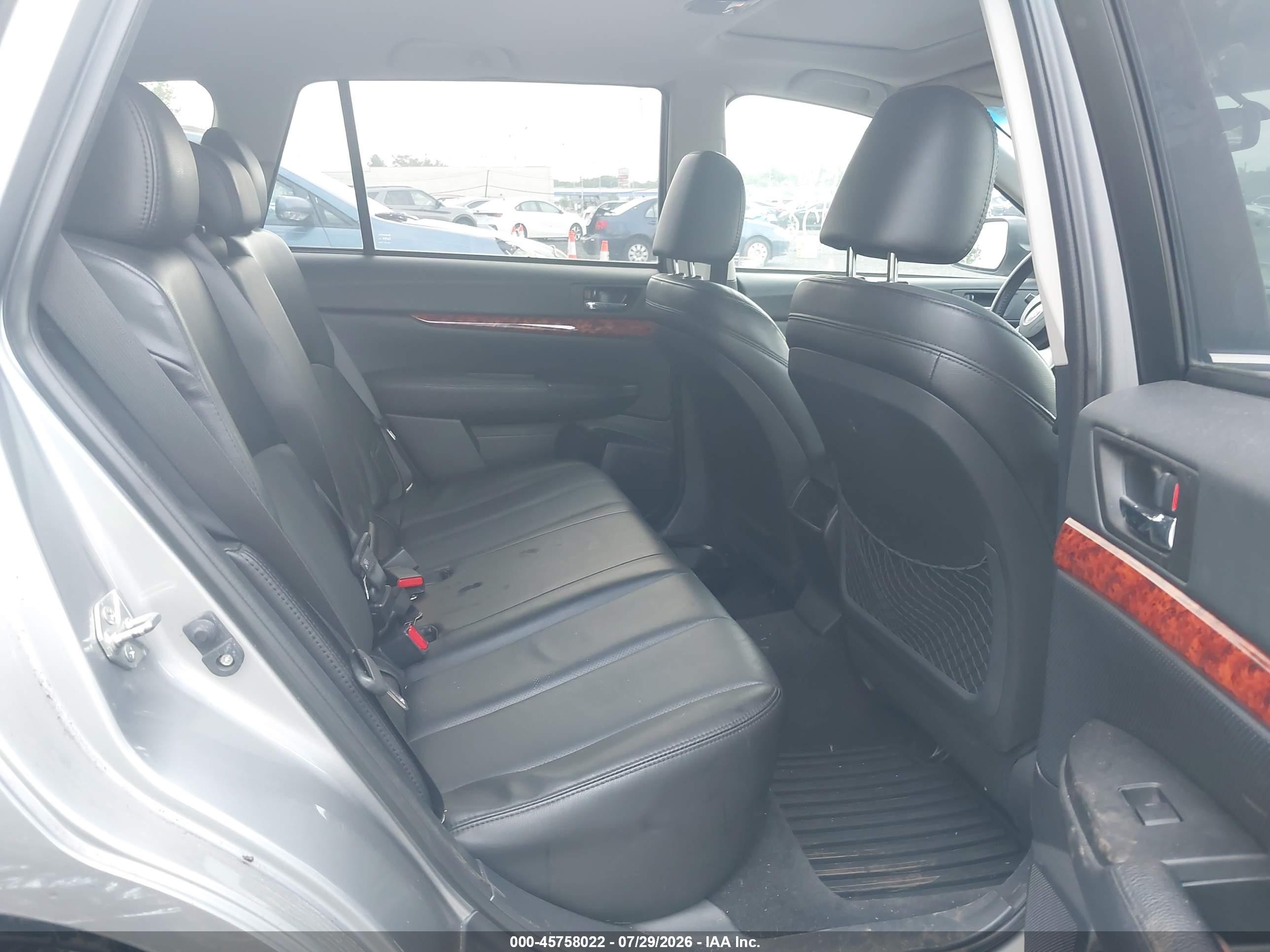 2010 Subaru Outback 3.6r Limited Серебряный vin: 4S4BRDLC2A2375580