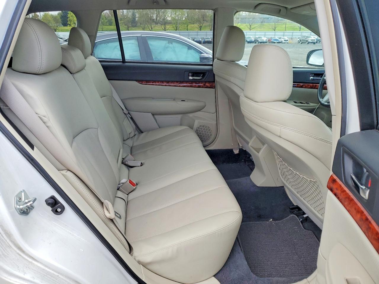 2011 Subaru Outback 3.6r Limited Белый vin: 4S4BRDLC3B2359227