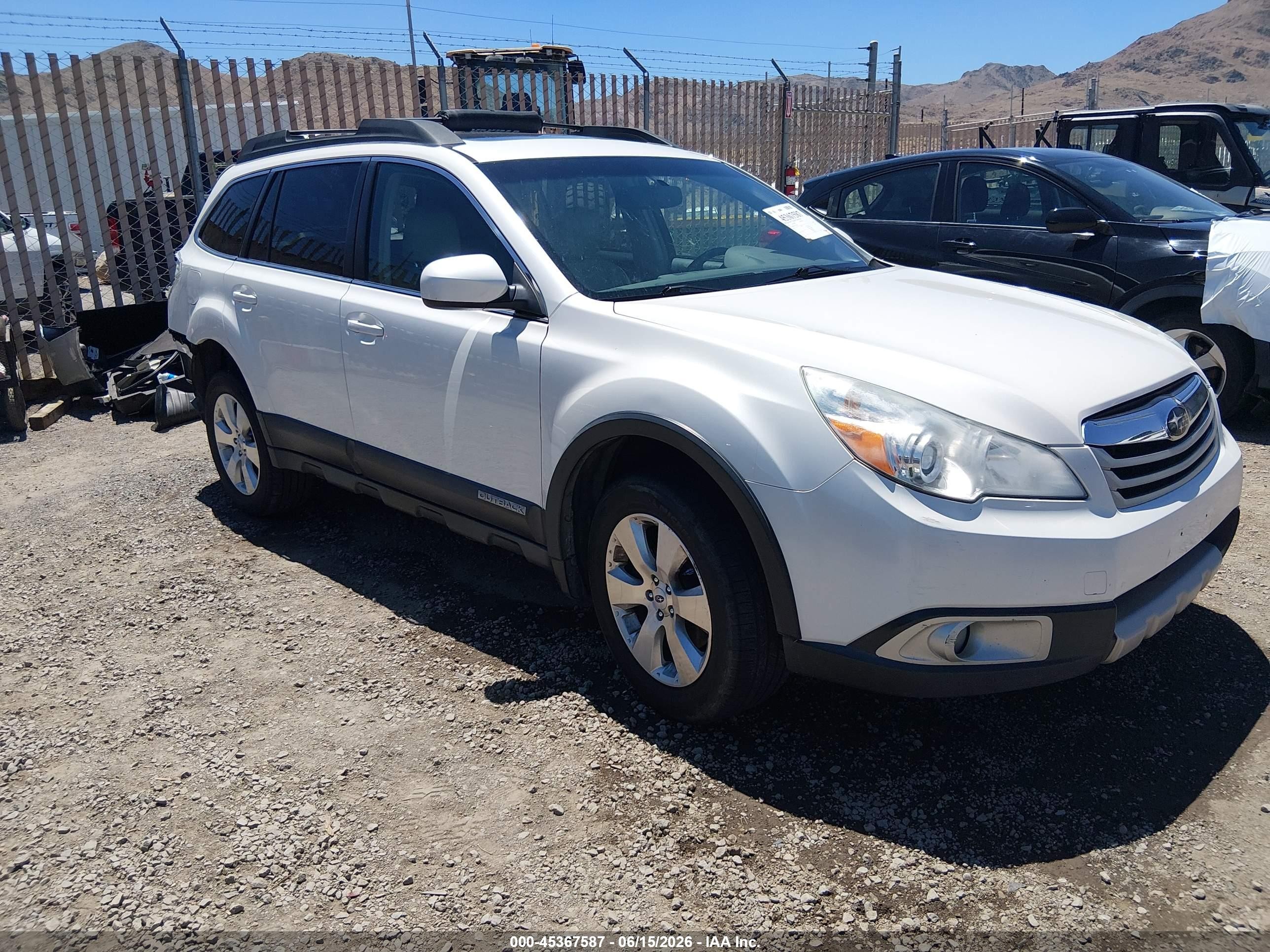 2012 Subaru Outback 3.6r Limited White vin: 4S4BRDLC3C2265561