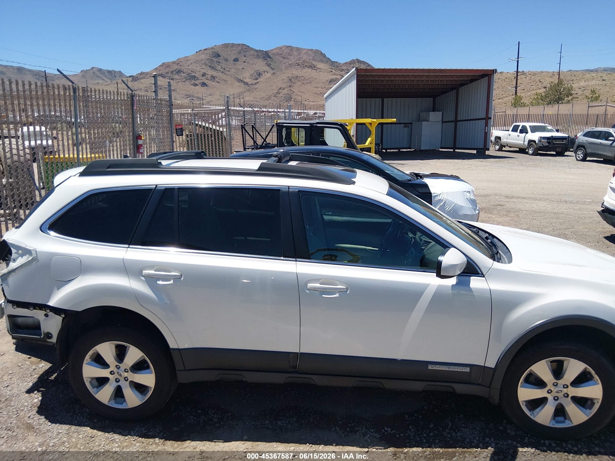 2012 Subaru Outback 3.6r Limited White vin: 4S4BRDLC3C2265561