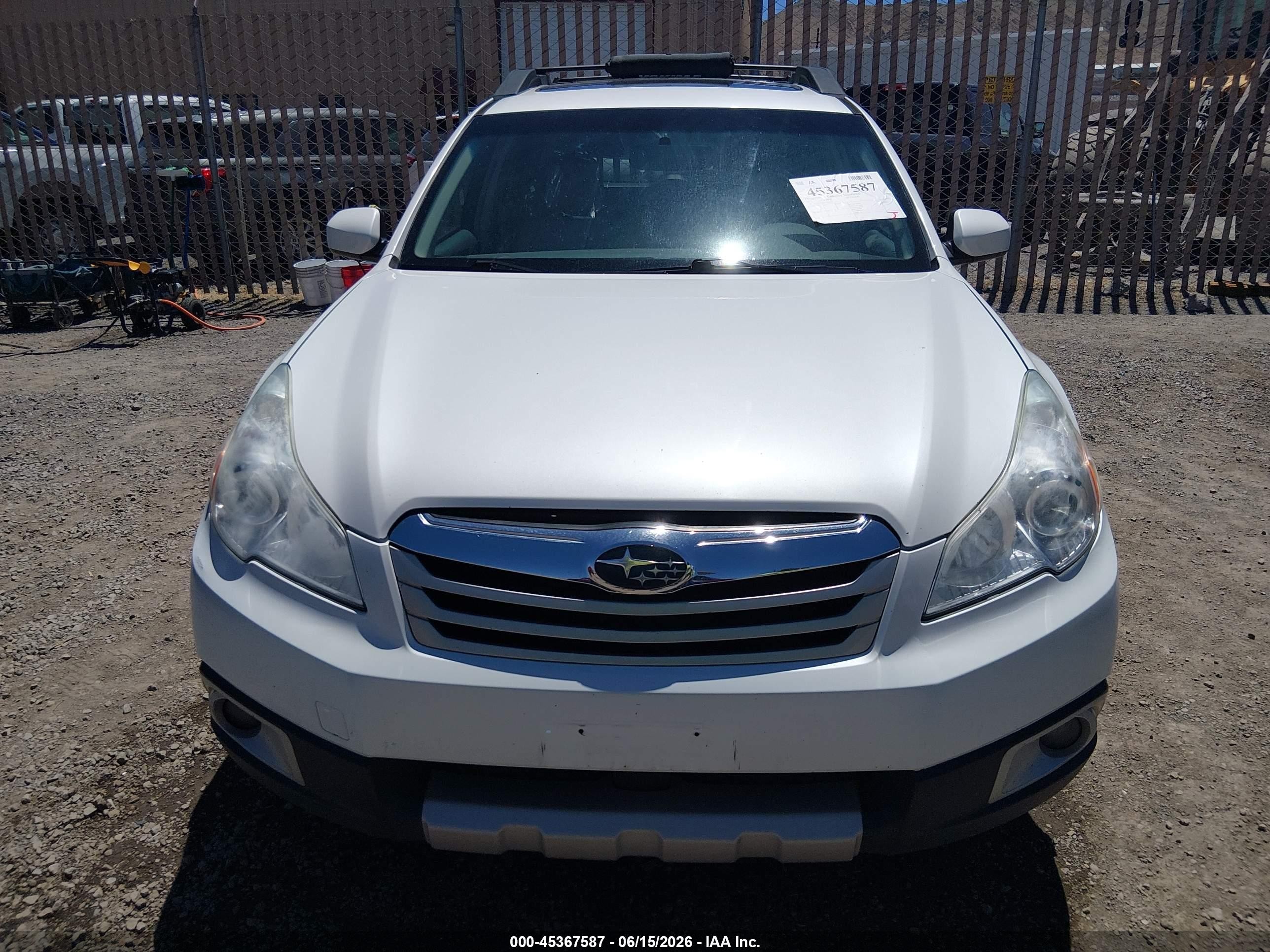 2012 Subaru Outback 3.6r Limited White vin: 4S4BRDLC3C2265561