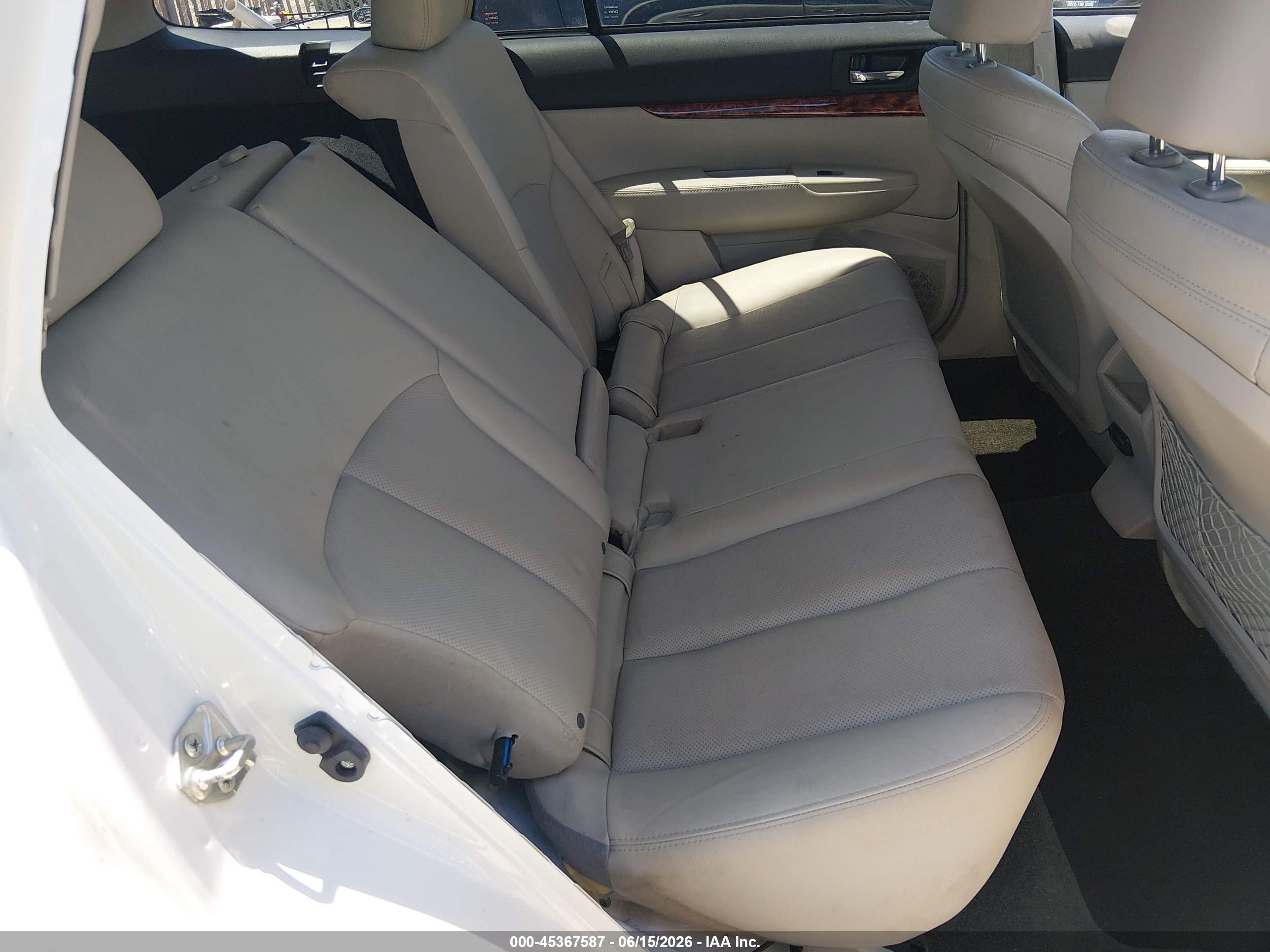 2012 Subaru Outback 3.6r Limited White vin: 4S4BRDLC3C2265561