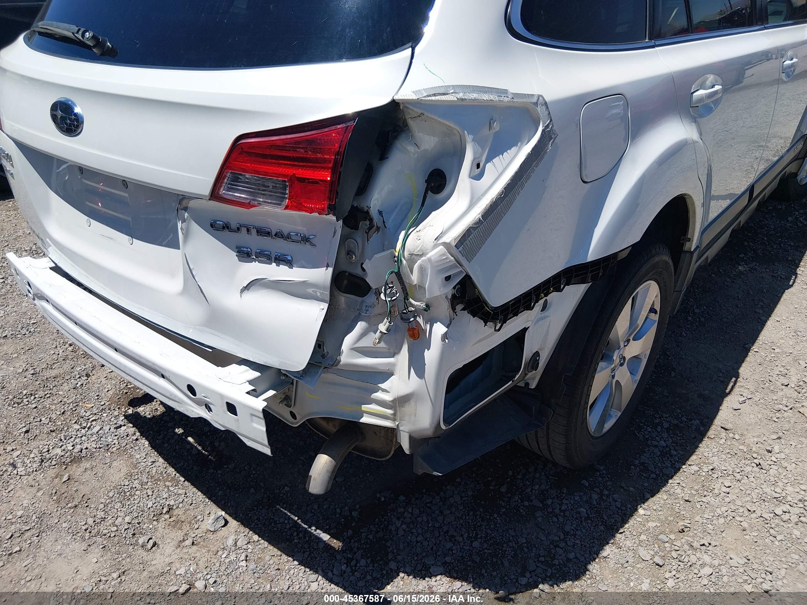 2012 Subaru Outback 3.6r Limited White vin: 4S4BRDLC3C2265561