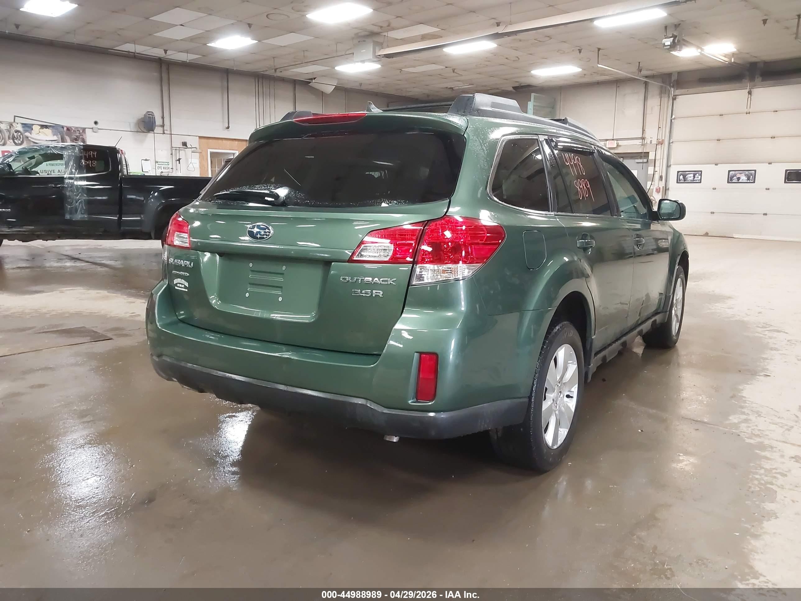 2011 Subaru Outback 3.6r Limited Green vin: 4S4BRDLC4B2395895