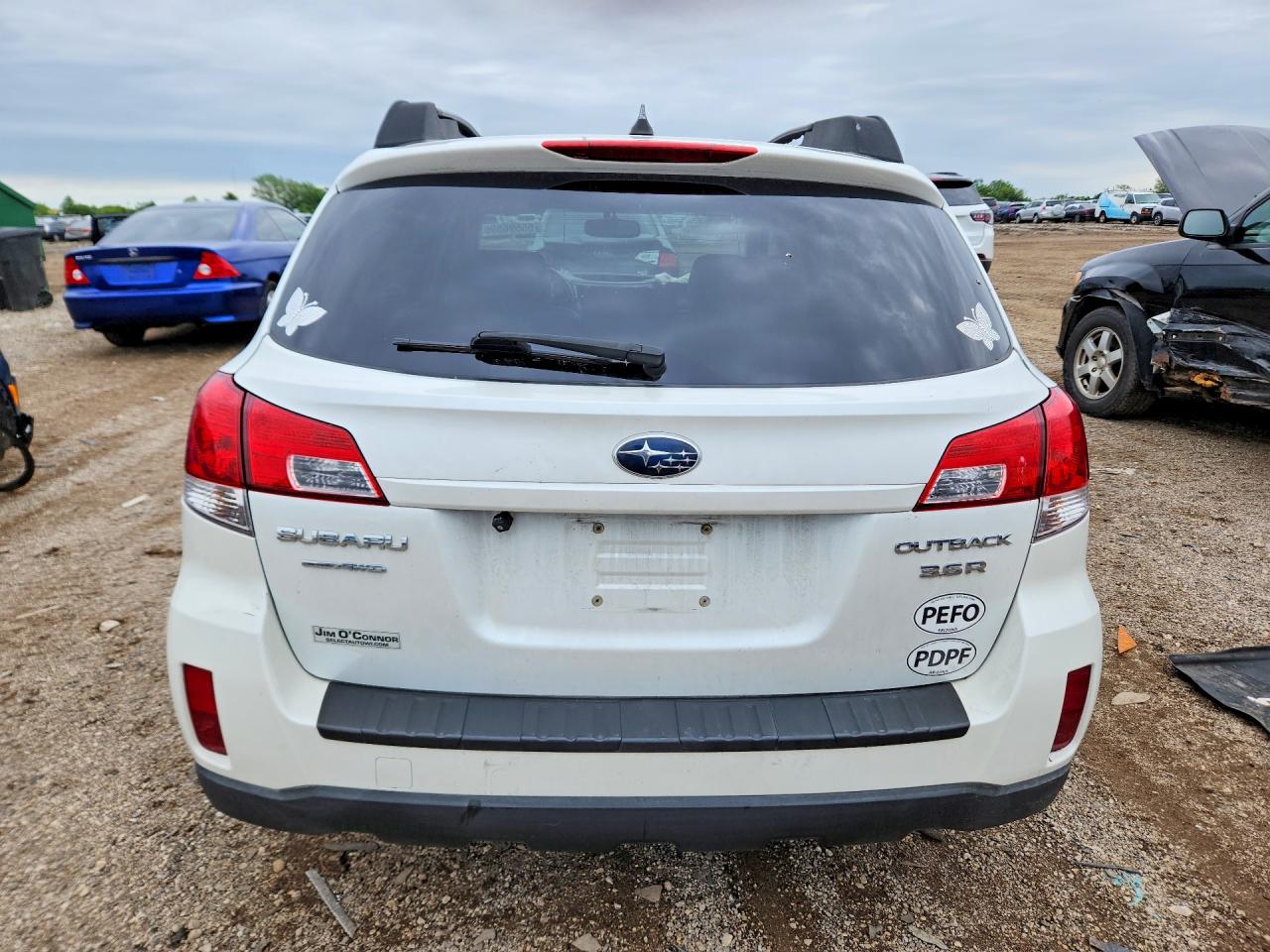 2011 Subaru Outback 3.6r Limited White vin: 4S4BRDLC4B2435649