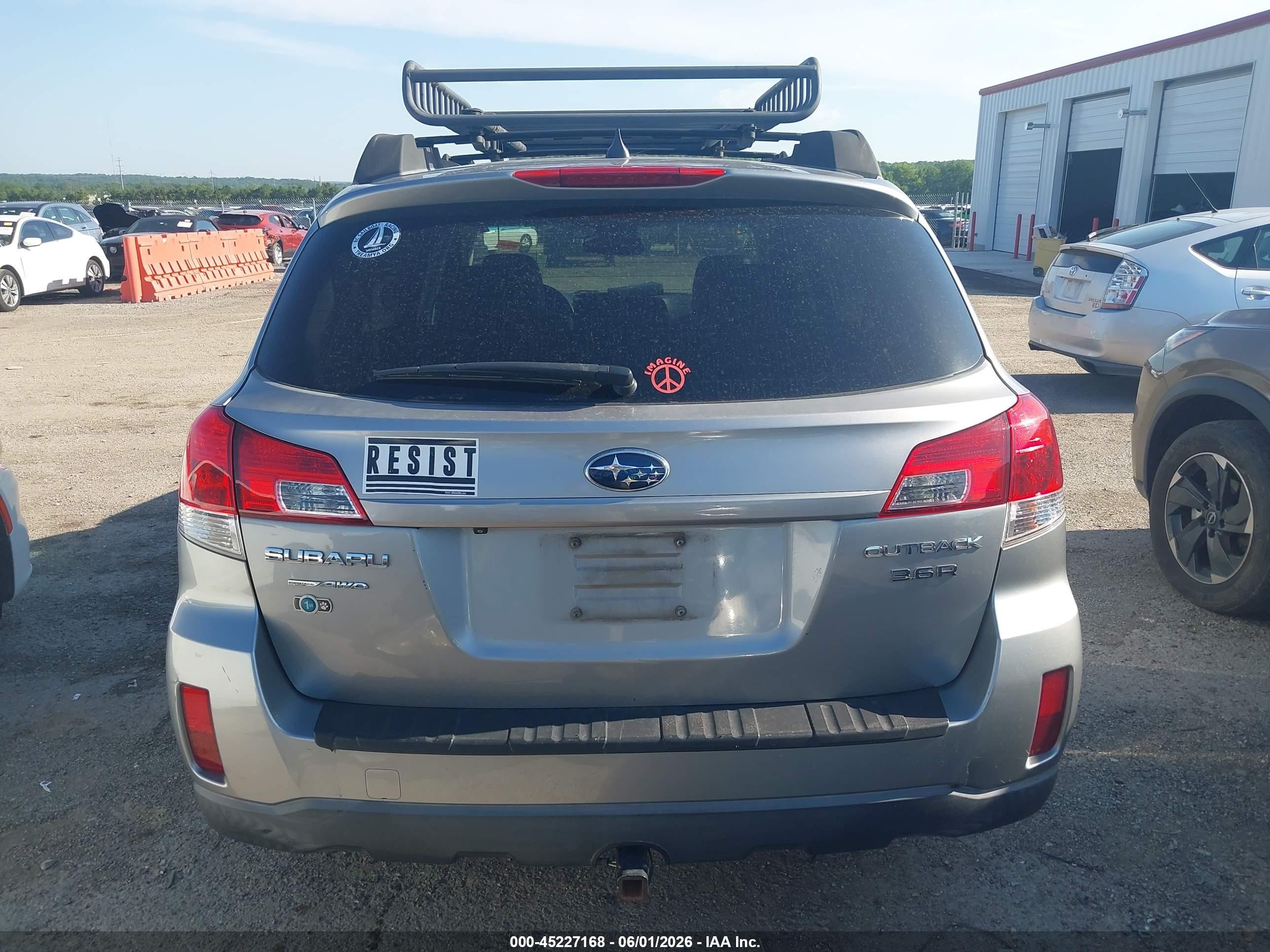2011 Subaru Outback 3.6r Limited Gray vin: 4S4BRDLC5B2337374