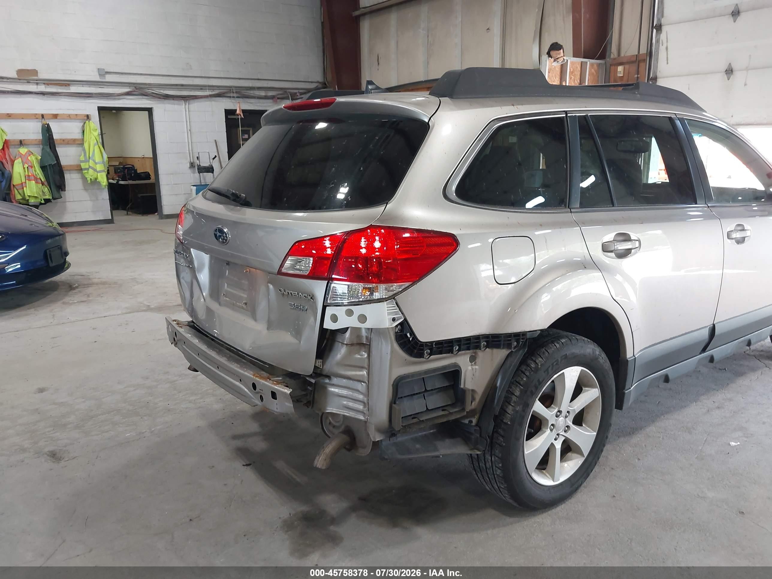 2014 Subaru Outback 3.6r Limited Gray vin: 4S4BRDLC5E2210287