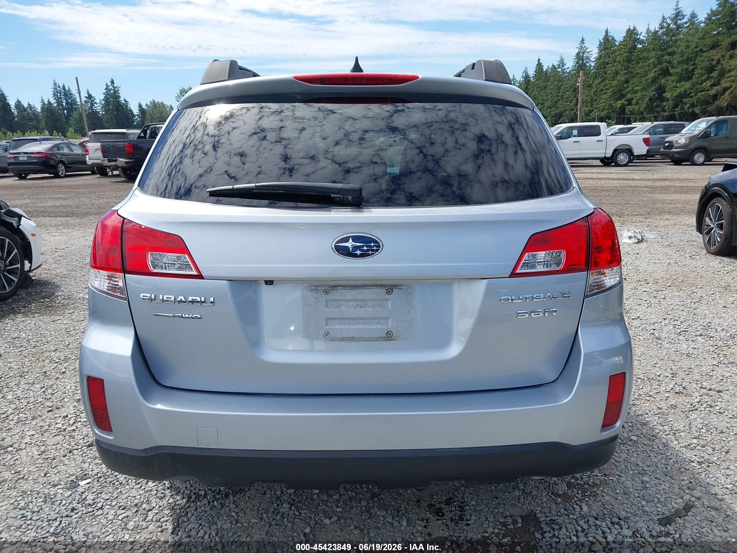 2014 Subaru Outback 3.6r Limited Light Blue vin: 4S4BRDLC5E2294384