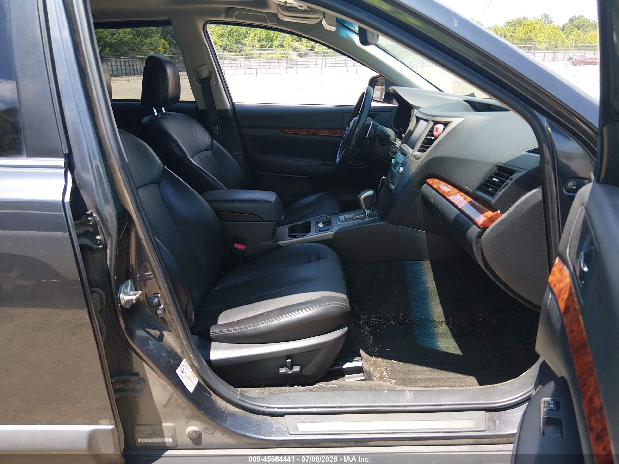 2011 Subaru Outback 3.6r Limited Silver vin: 4S4BRDLC6B2425849