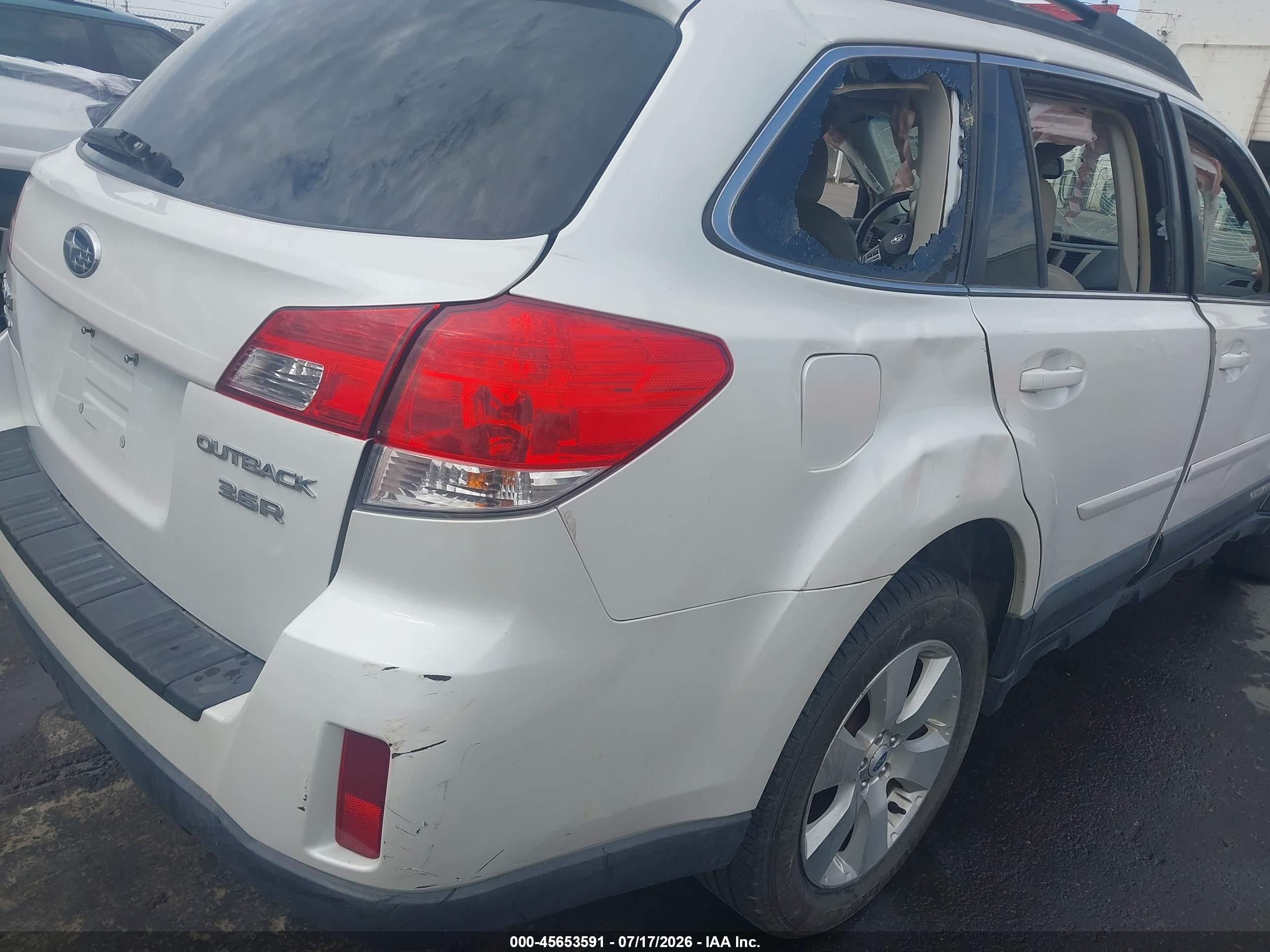 2012 Subaru Outback 3.6r Limited White vin: 4S4BRDLC6C2207914