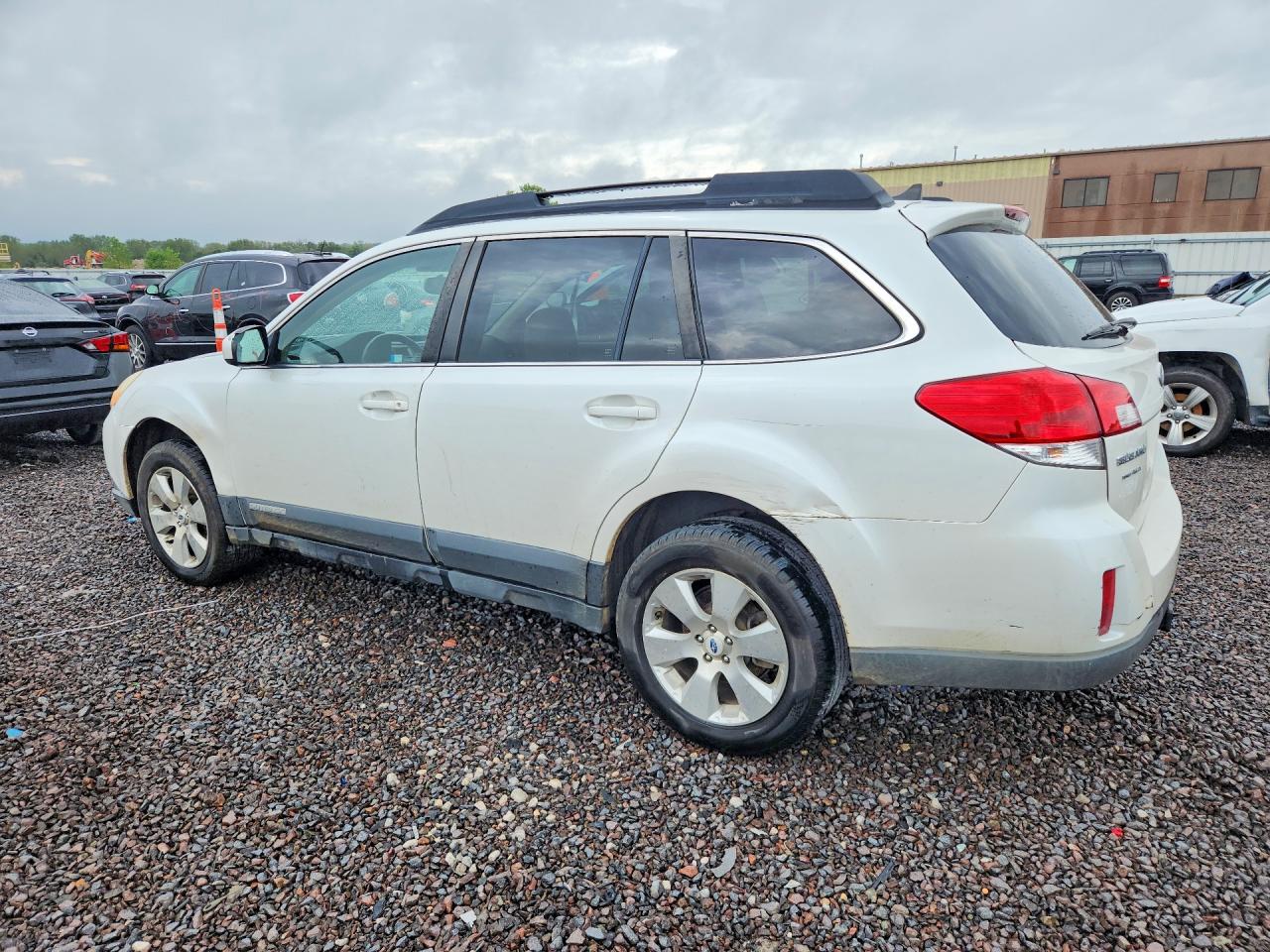 2012 Subaru Outback 3.6r Limited Two Tone vin: 4S4BRDLC6C2254490