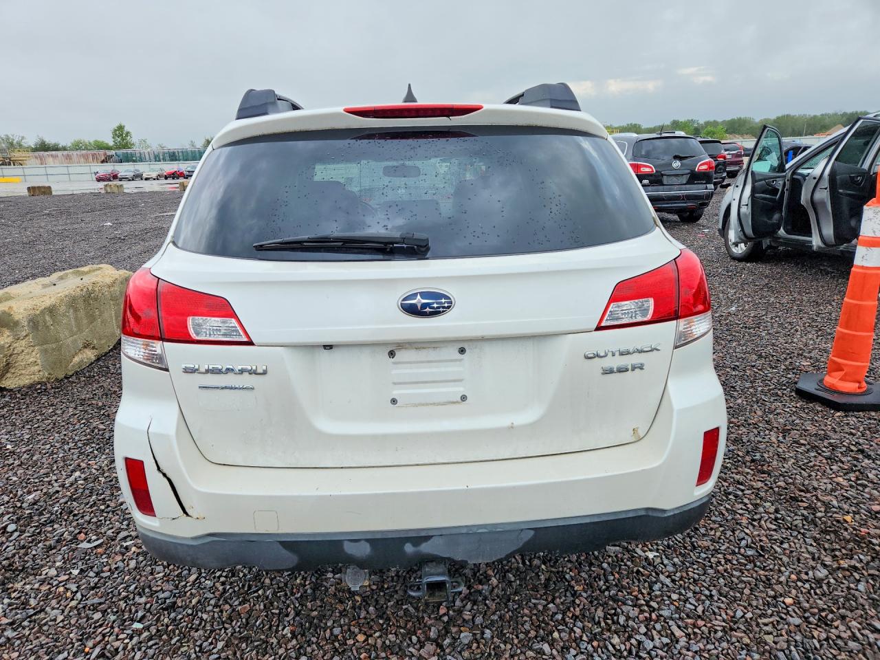 2012 Subaru Outback 3.6r Limited Two Tone vin: 4S4BRDLC6C2254490