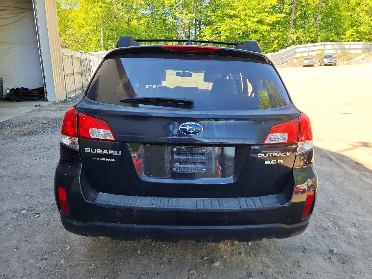 2014 Subaru Outback 3.6r Limited Black vin: 4S4BRDLC6E2277920