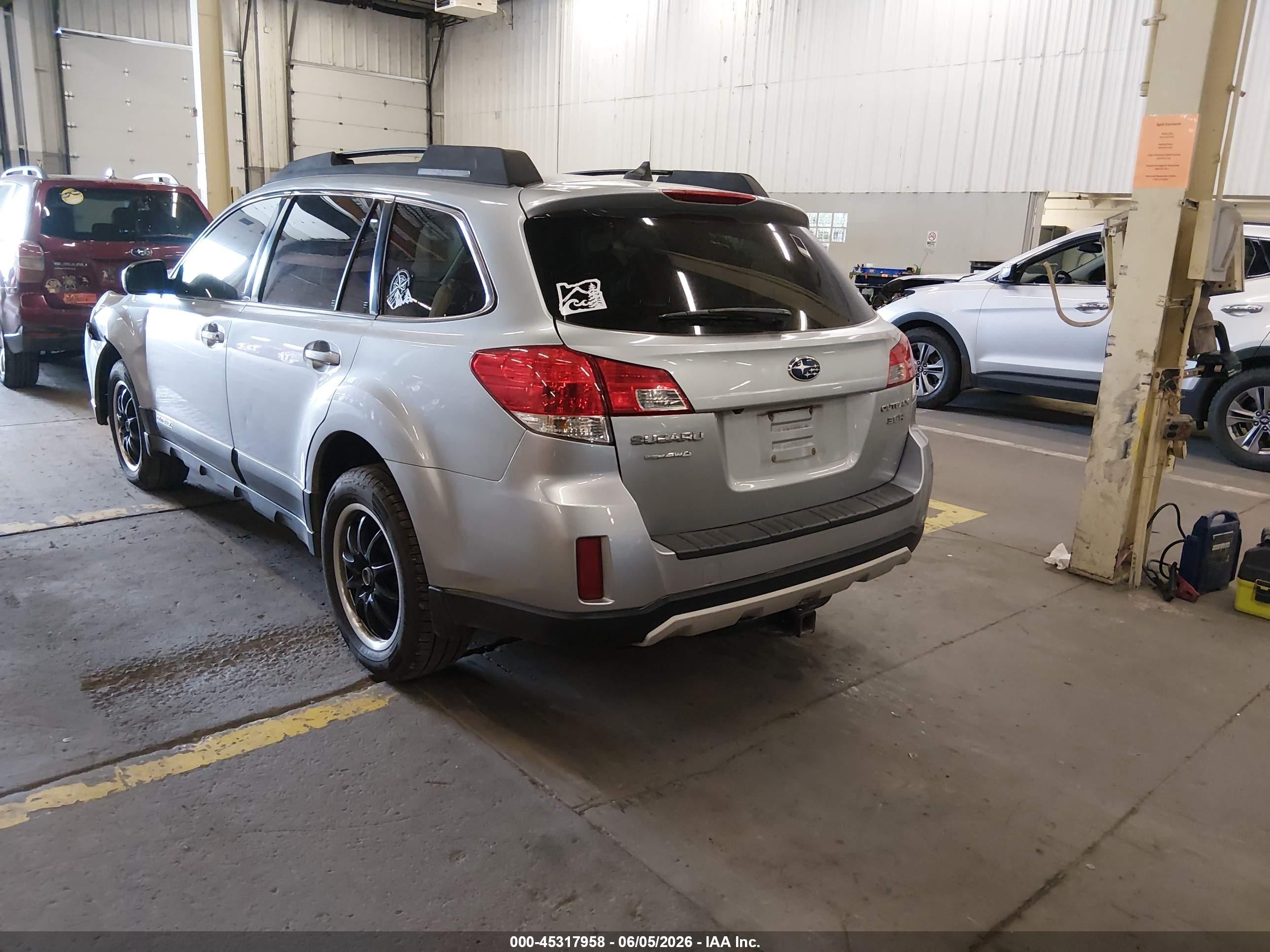 2012 Subaru Outback 3.6r Limited Silver vin: 4S4BRDLC8C2219868