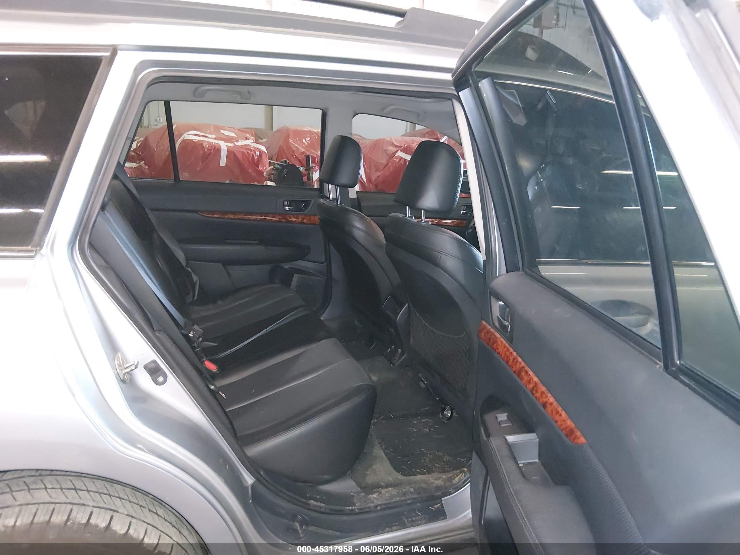 2012 Subaru Outback 3.6r Limited Silver vin: 4S4BRDLC8C2219868