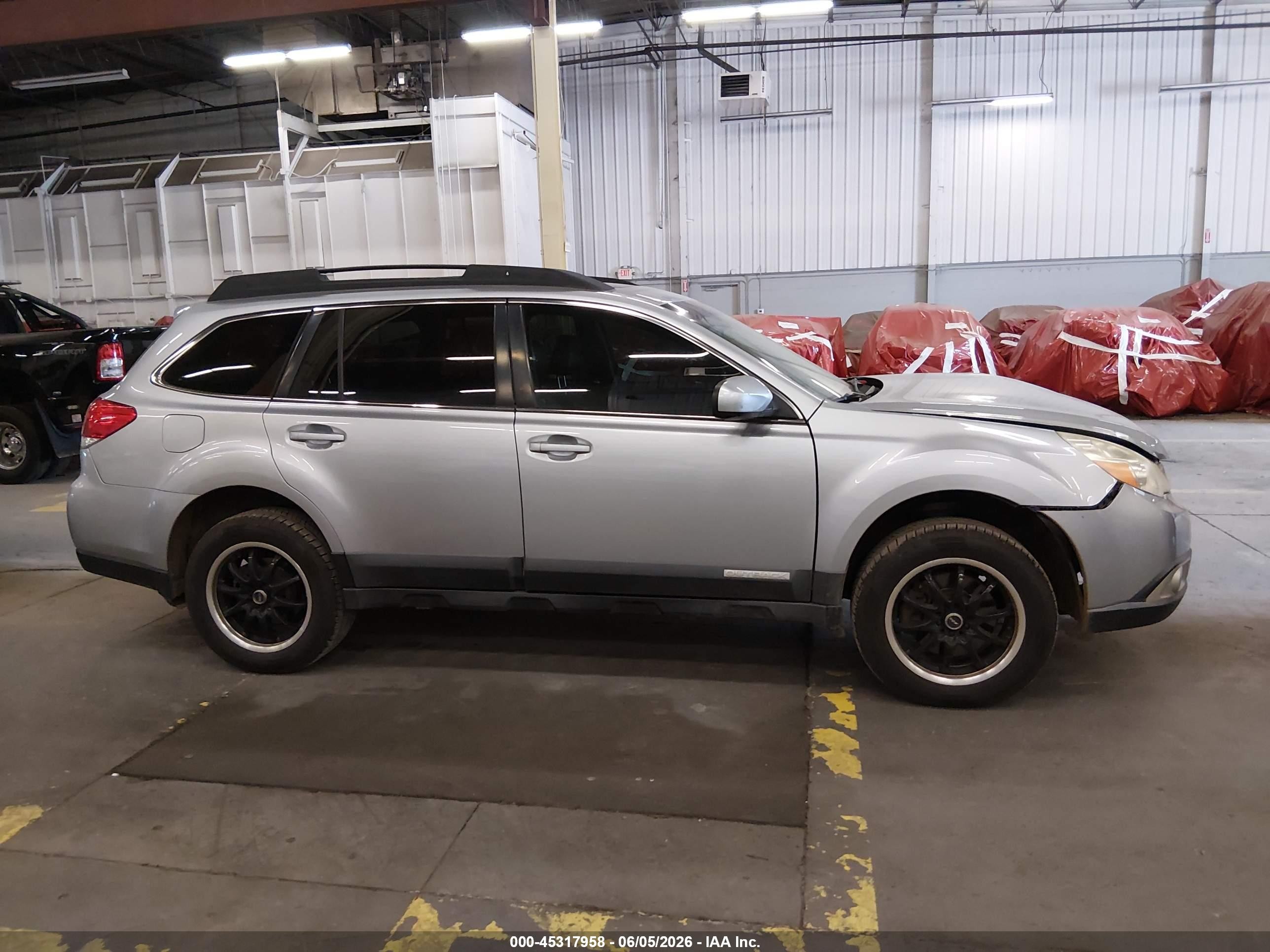 2012 Subaru Outback 3.6r Limited Silver vin: 4S4BRDLC8C2219868