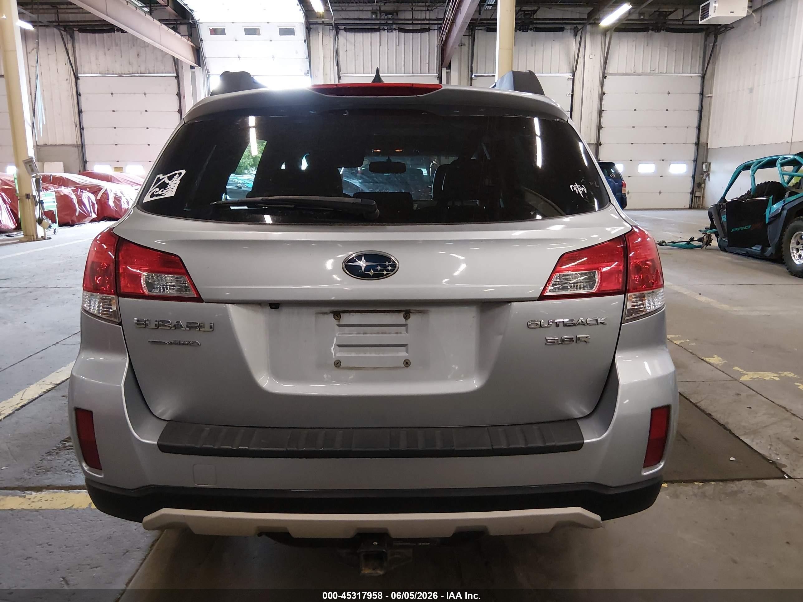 2012 Subaru Outback 3.6r Limited Silver vin: 4S4BRDLC8C2219868