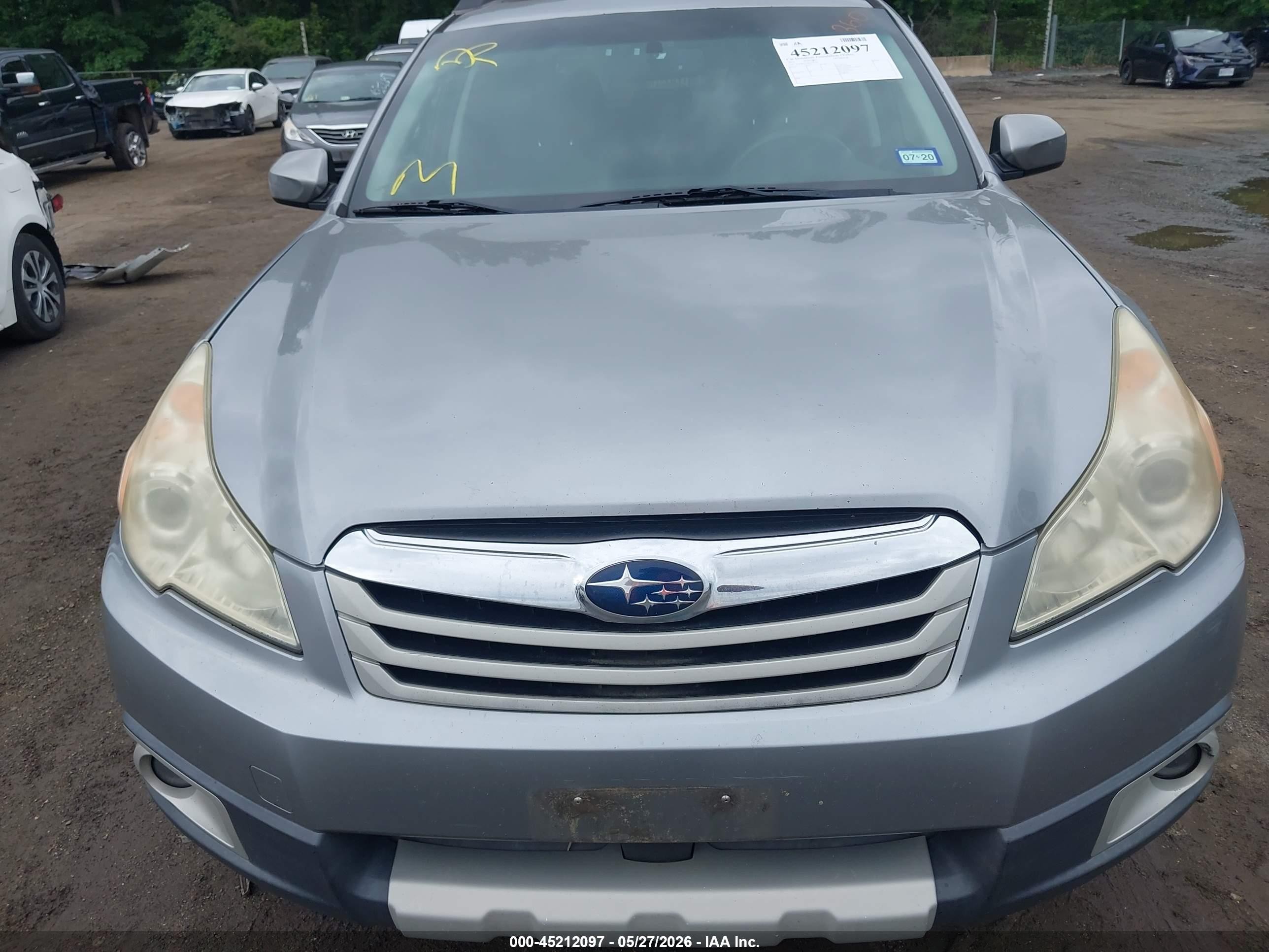 2011 Subaru Outback 3.6r Limited Silver vin: 4S4BRDLCXB2349343