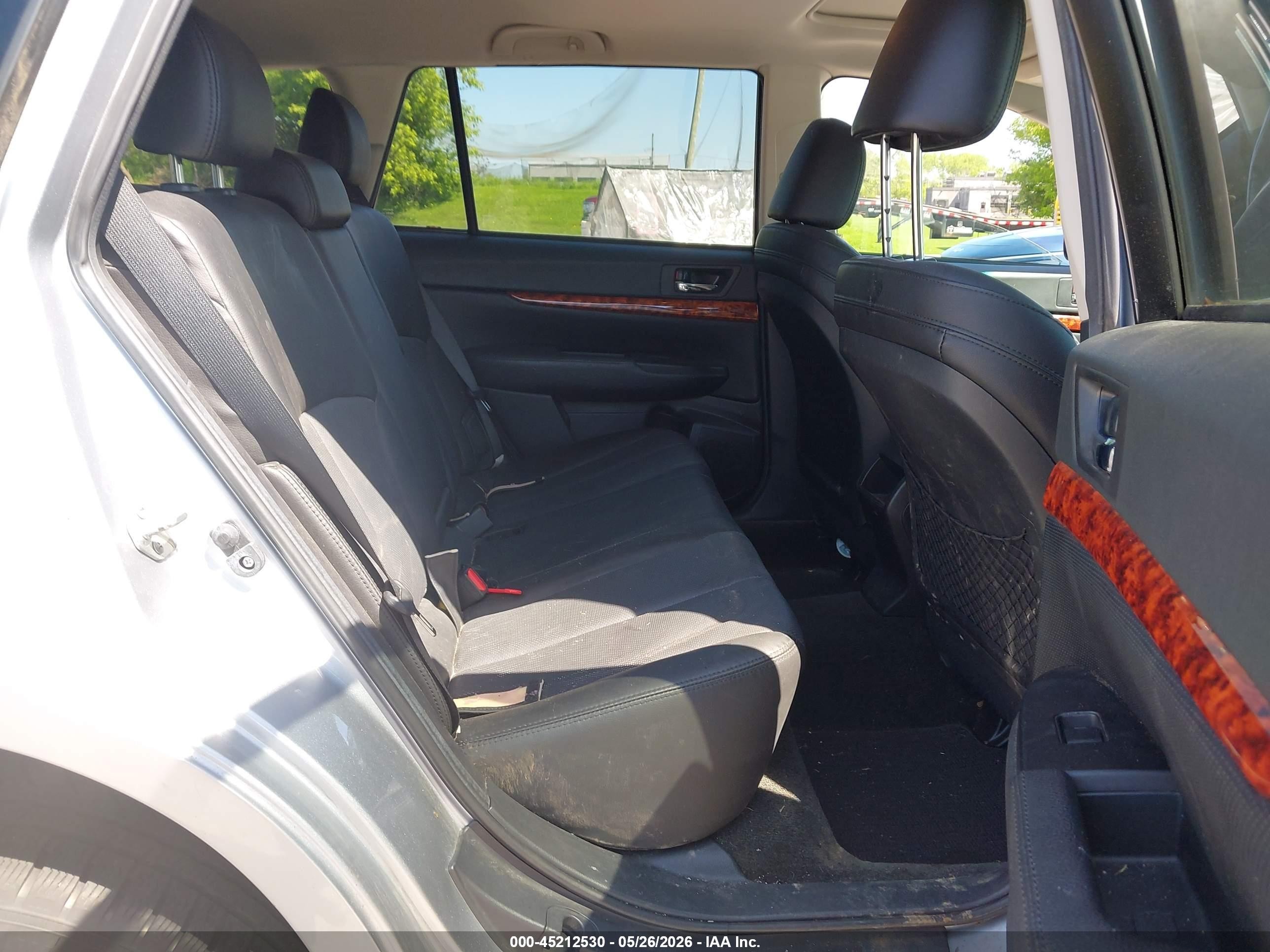 2012 Subaru Outback 3.6r Limited Silver vin: 4S4BRDLCXC2249342