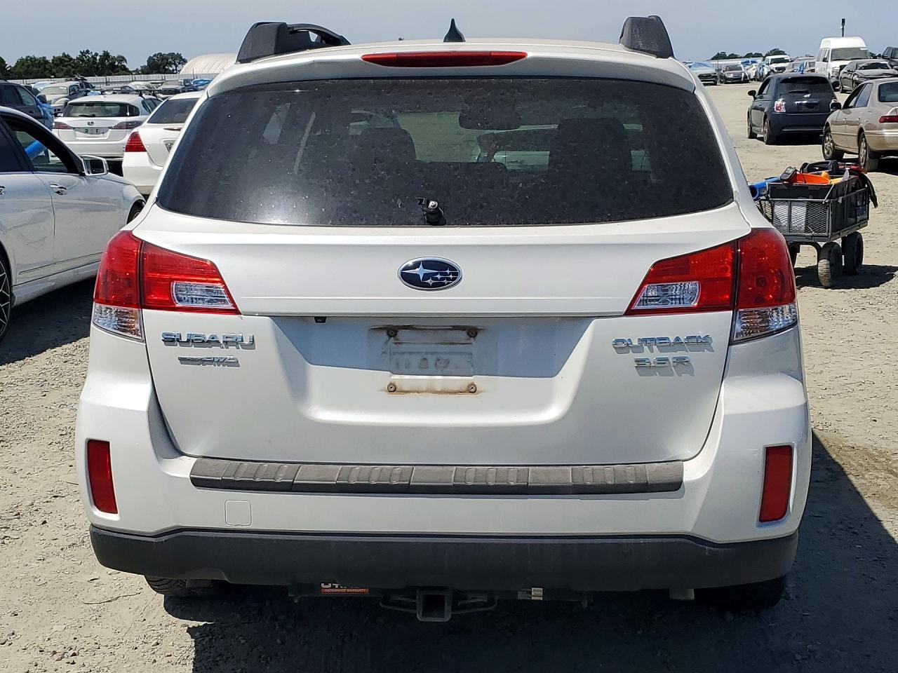 2012 Subaru Outback 3.6r Limited White vin: 4S4BRDLCXC2254069