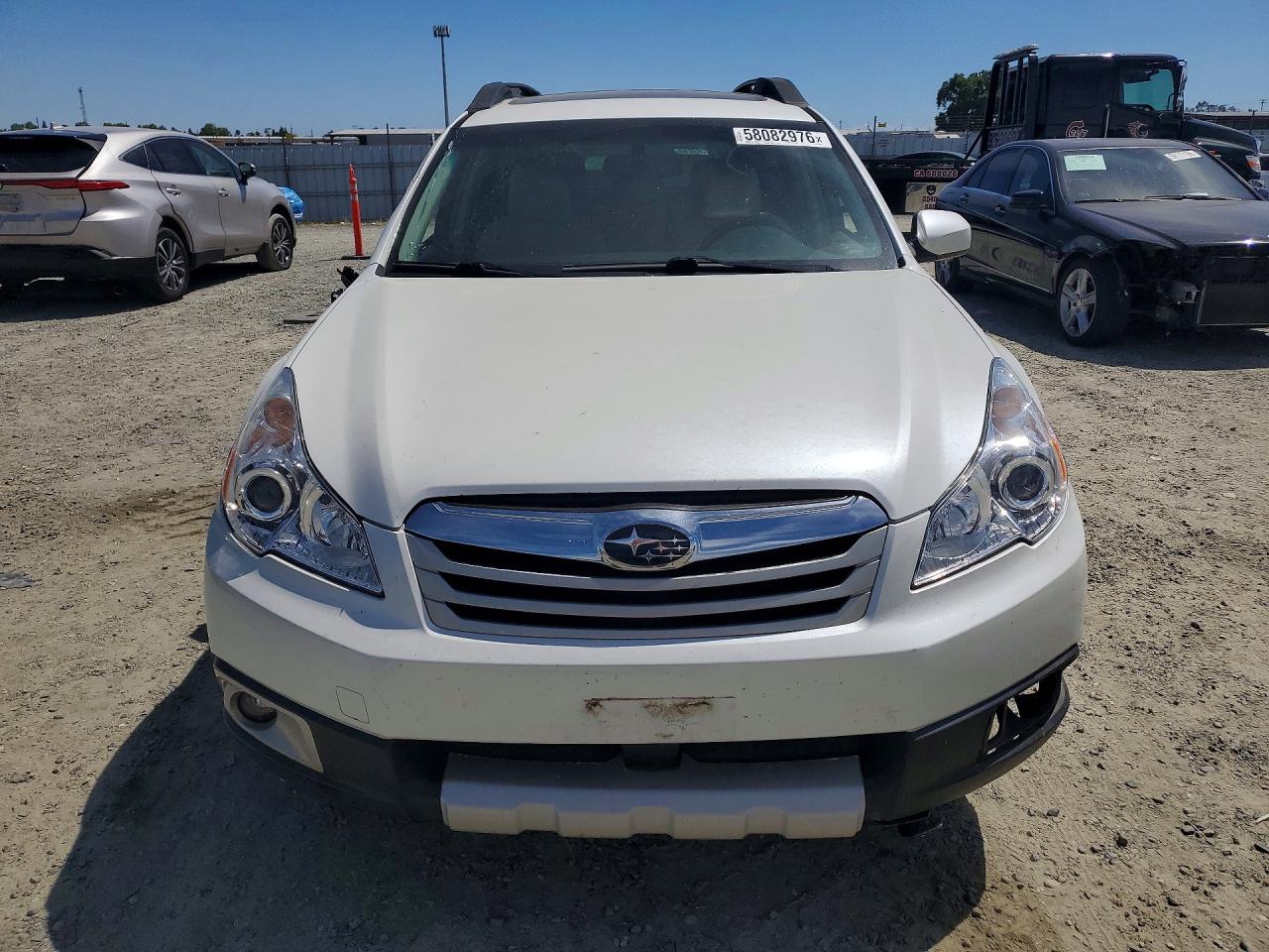 2012 Subaru Outback 3.6r Limited White vin: 4S4BRDLCXC2254069