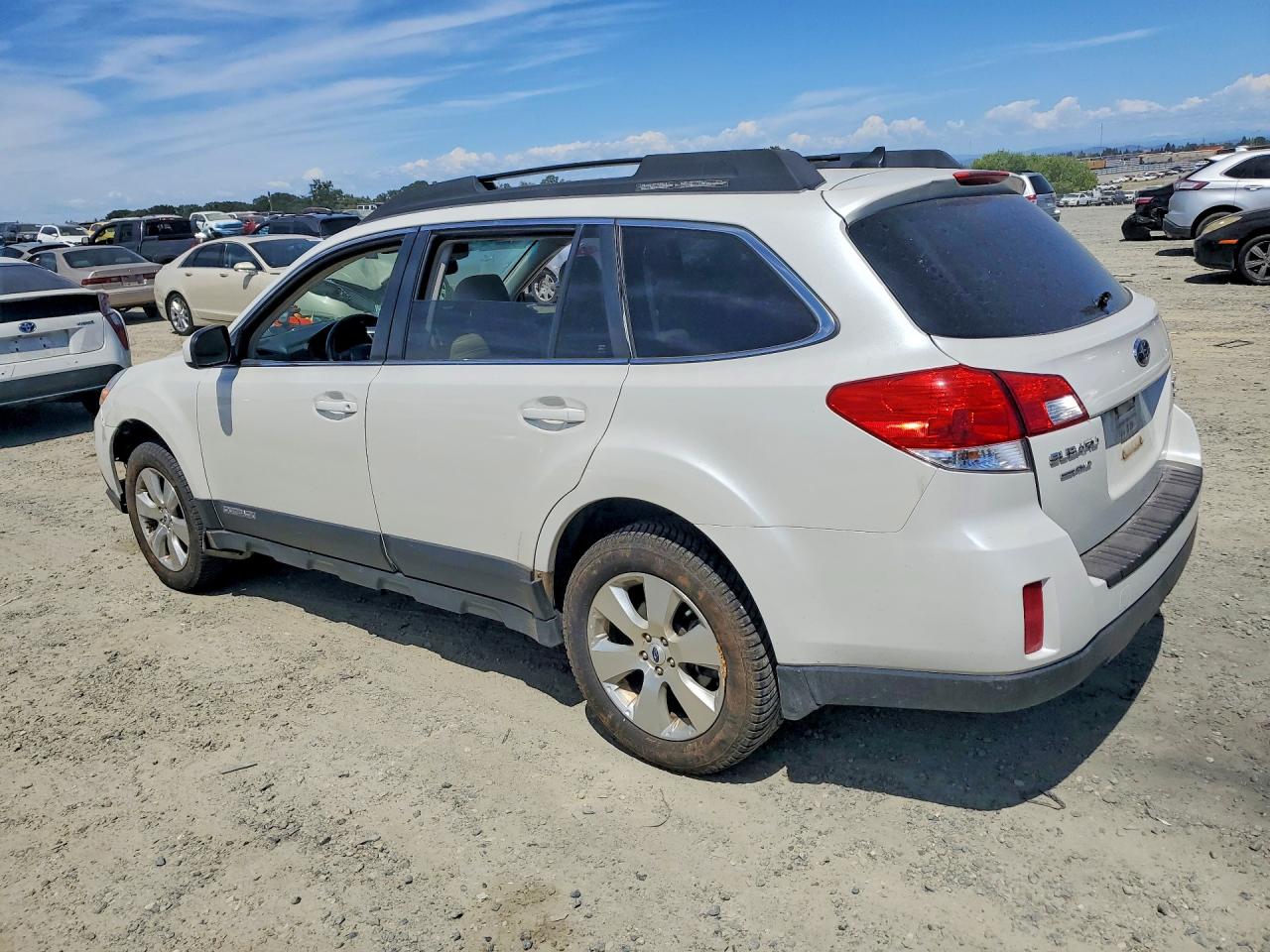 2012 Subaru Outback 3.6r Limited White vin: 4S4BRDLCXC2254069