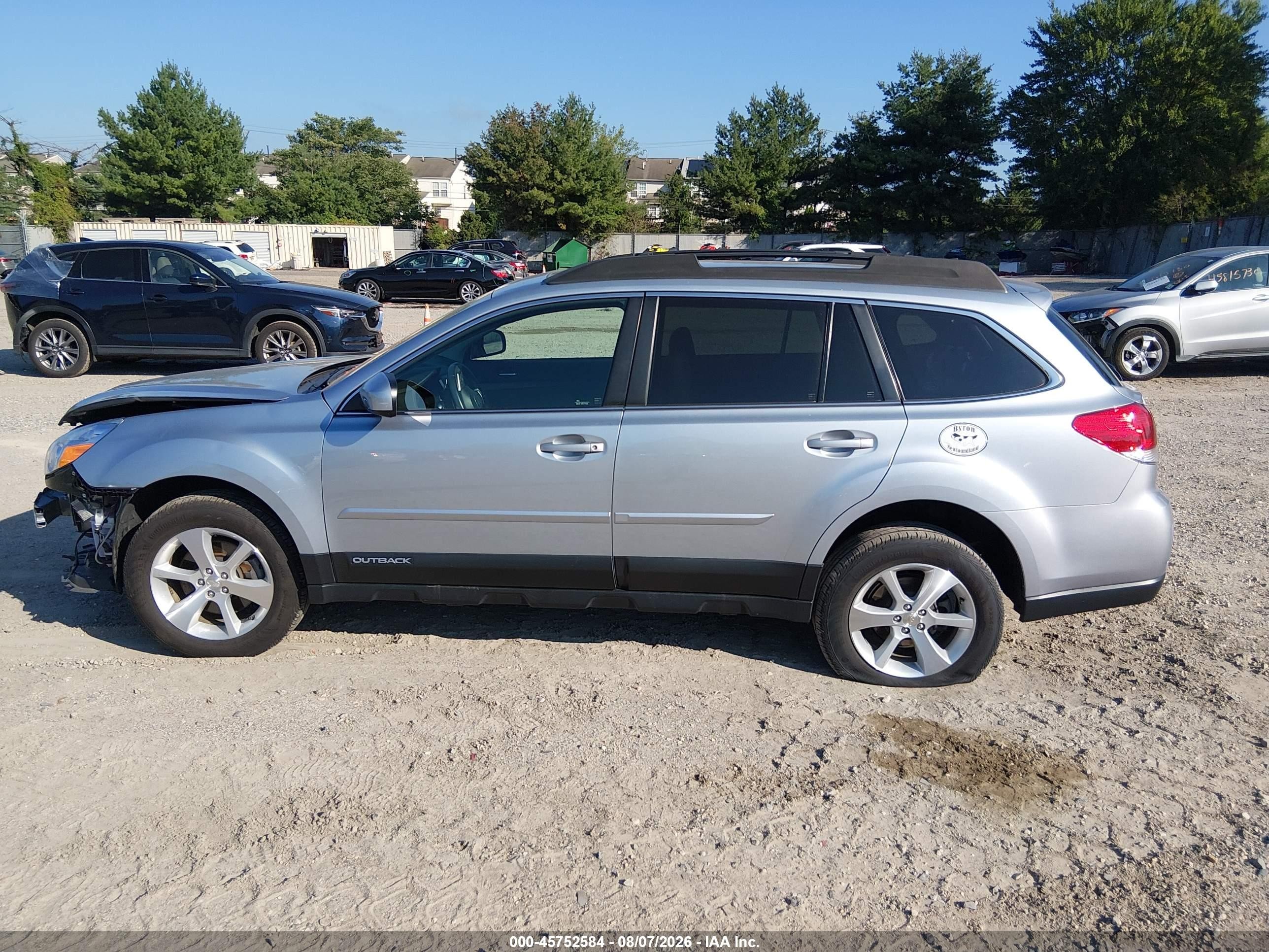 2014 Subaru Outback 3.6r Limited Silver vin: 4S4BRDLCXE2312362