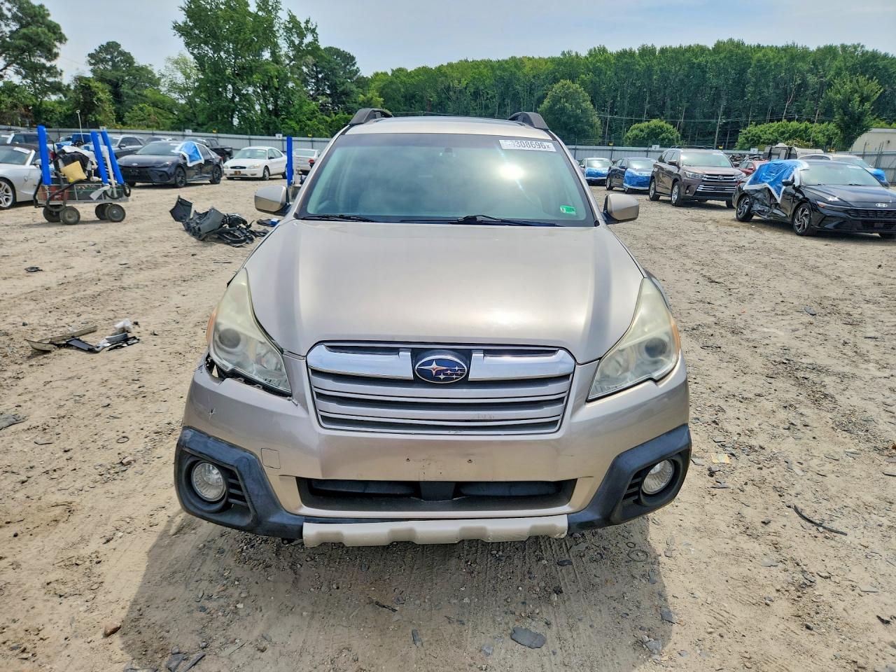 2014 Subaru Outback 3.6r Limited Silver vin: 4S4BRDLCXE2325533