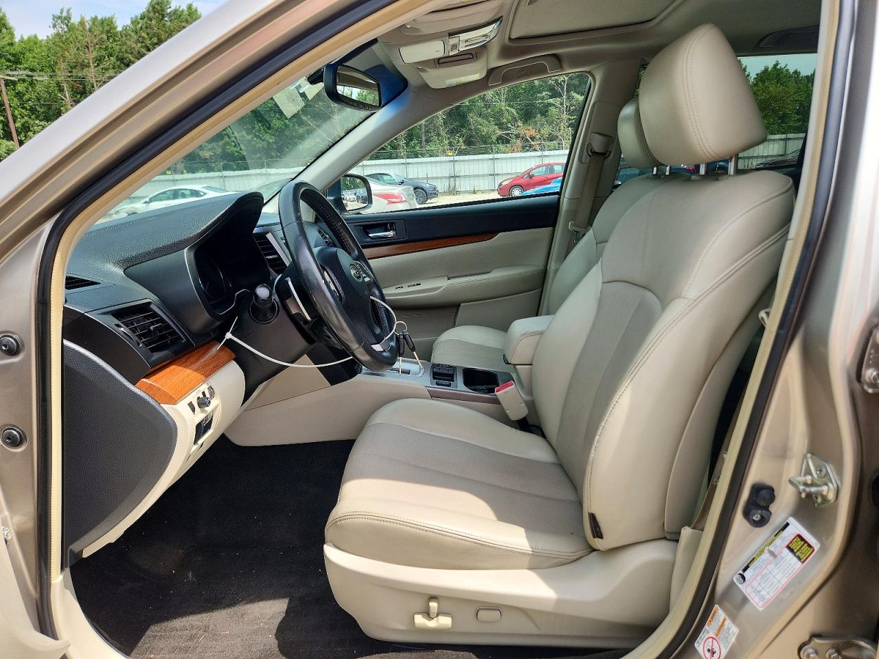 2014 Subaru Outback 3.6r Limited Silver vin: 4S4BRDLCXE2325533